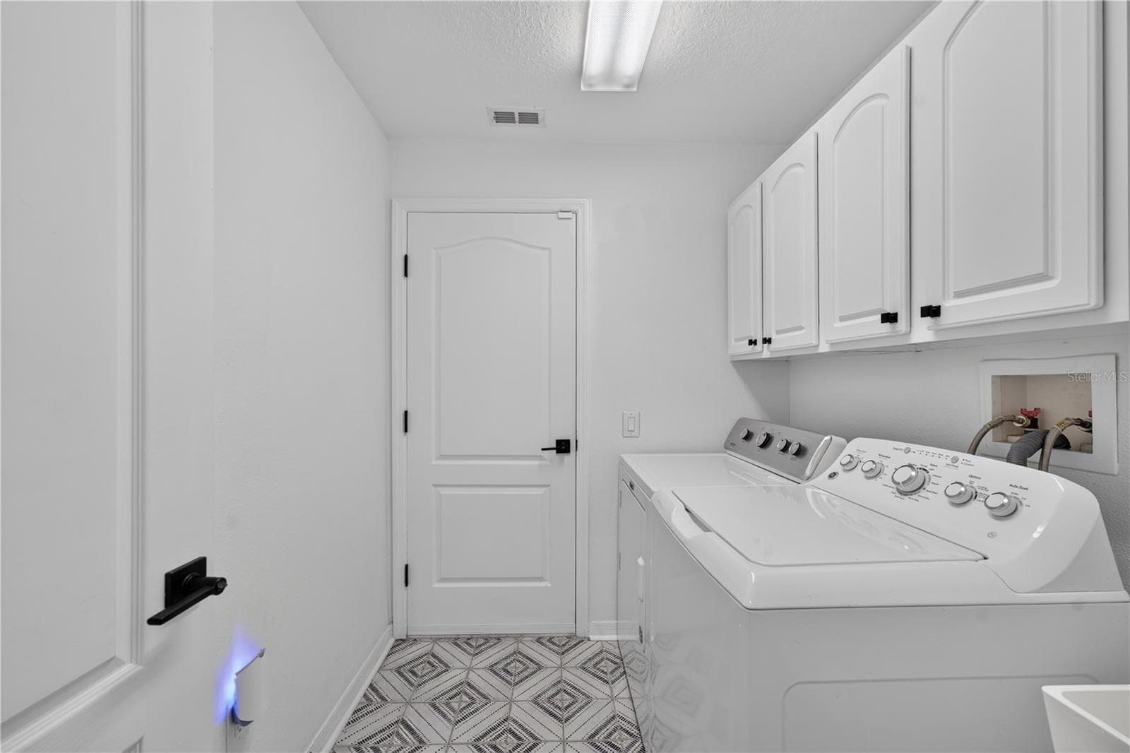 Single Family Residence at 5209 ABBEY PARK AVE, TAMPA, photo 25 of 67