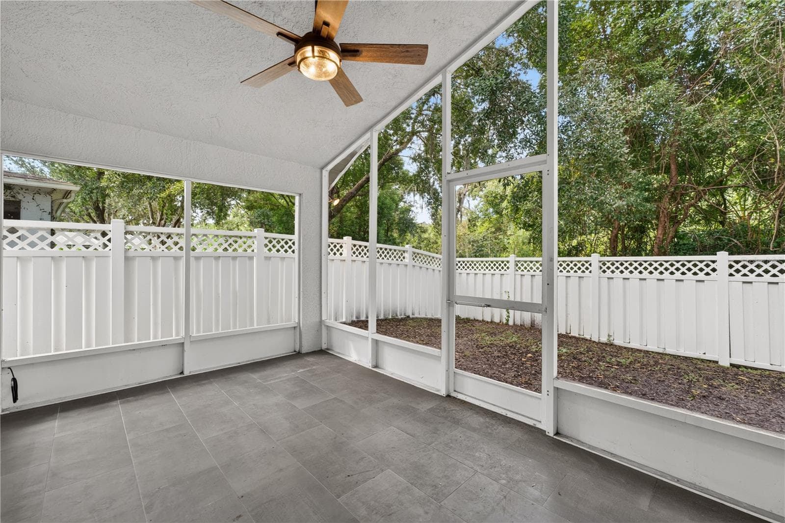 Single Family Residence at 5209 ABBEY PARK AVE, TAMPA, photo 49 of 67