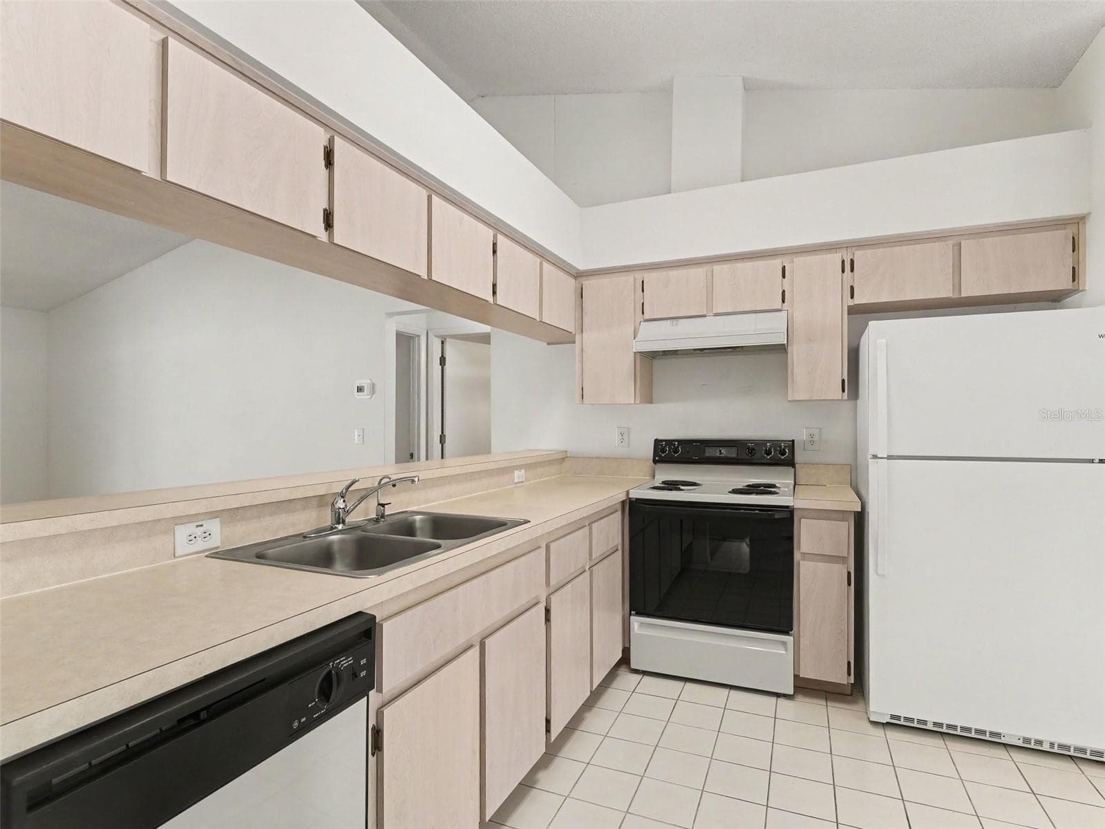 Single Family Residence at 12659 LONGCREST DR, RIVERVIEW, photo 11 of 28