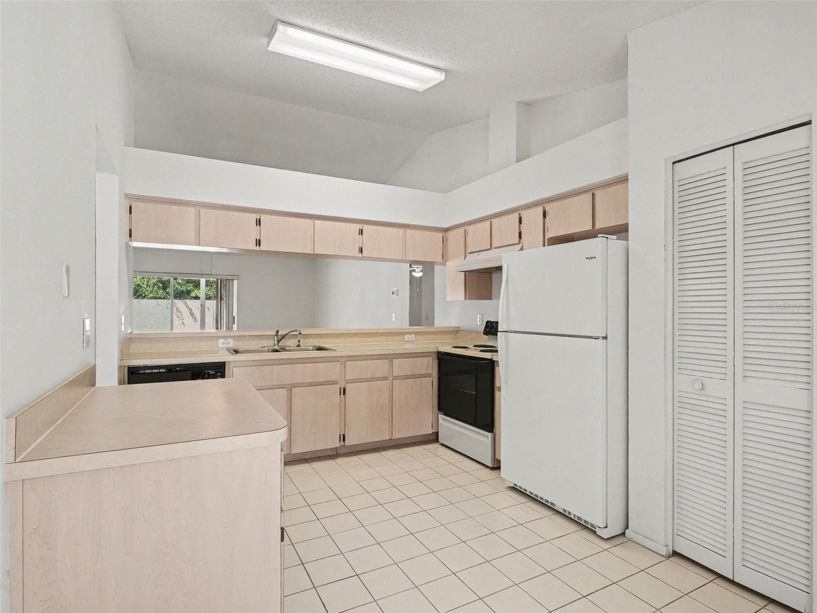 Single Family Residence at 12659 LONGCREST DR, RIVERVIEW, photo 12 of 28