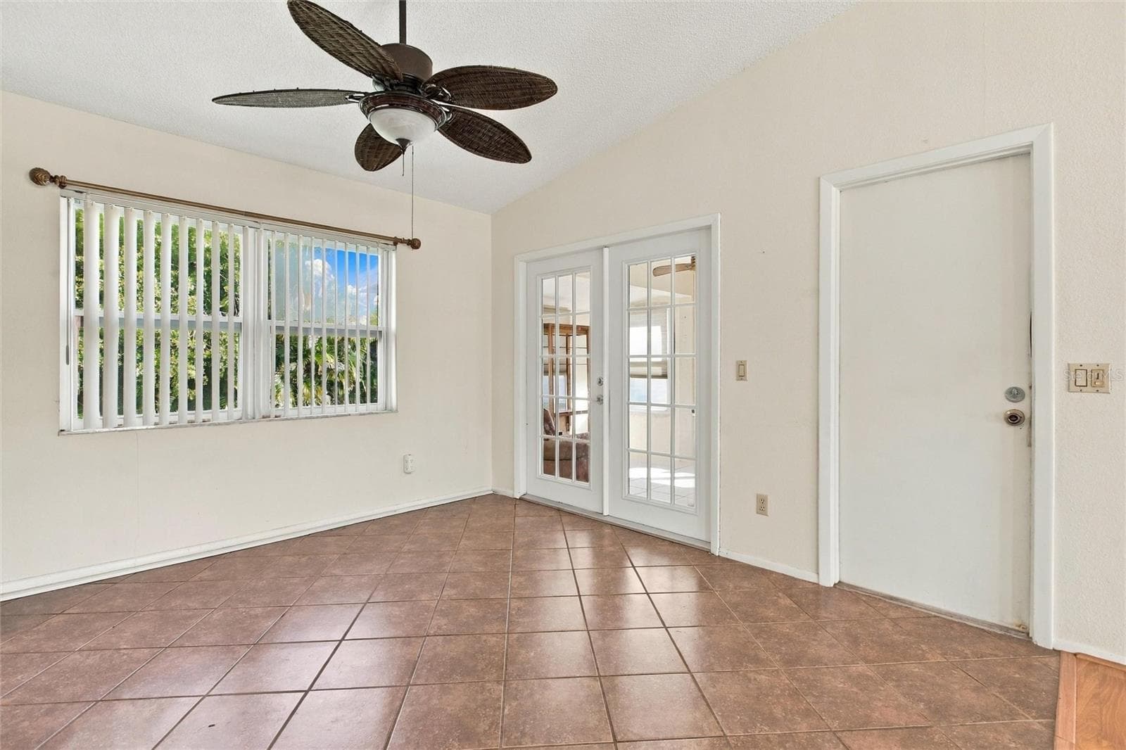 Single Family Residence at 18116 EDGEWATER DR, PORT CHARLOTTE, photo 13 of 55