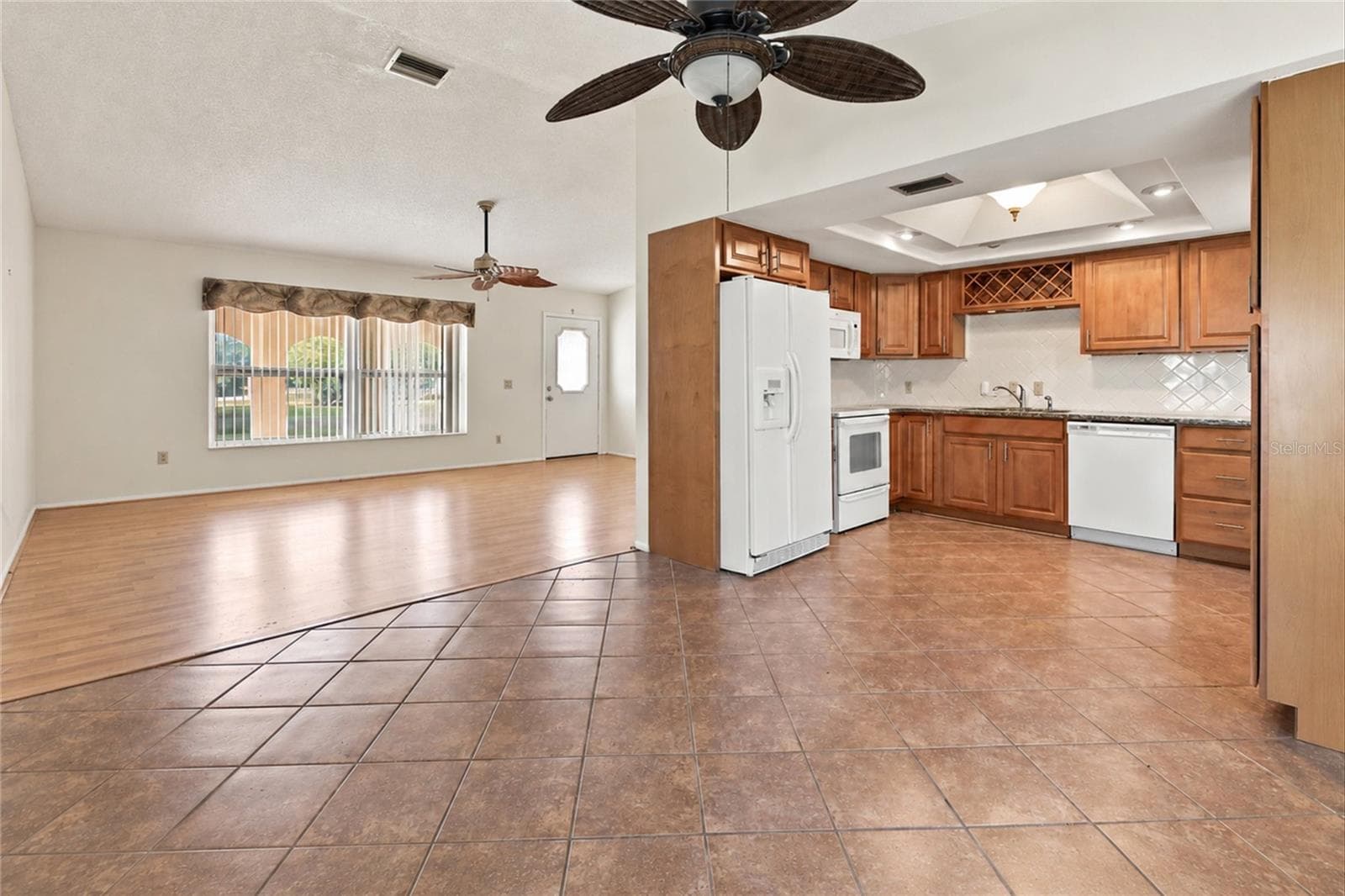 Single Family Residence at 18116 EDGEWATER DR, PORT CHARLOTTE, photo 15 of 55