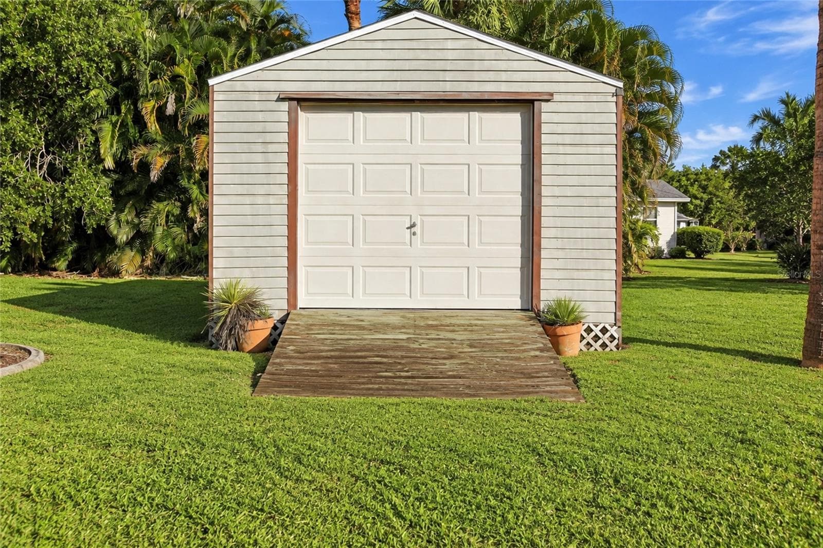 Single Family Residence at 18116 EDGEWATER DR, PORT CHARLOTTE, photo 43 of 55