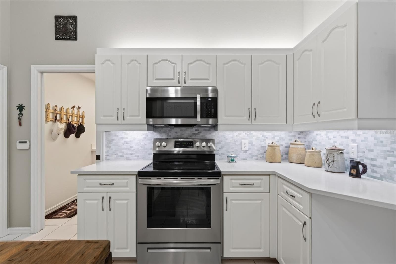 New quartz countertops - 150 N OXFORD DR, ENGLEWOOD