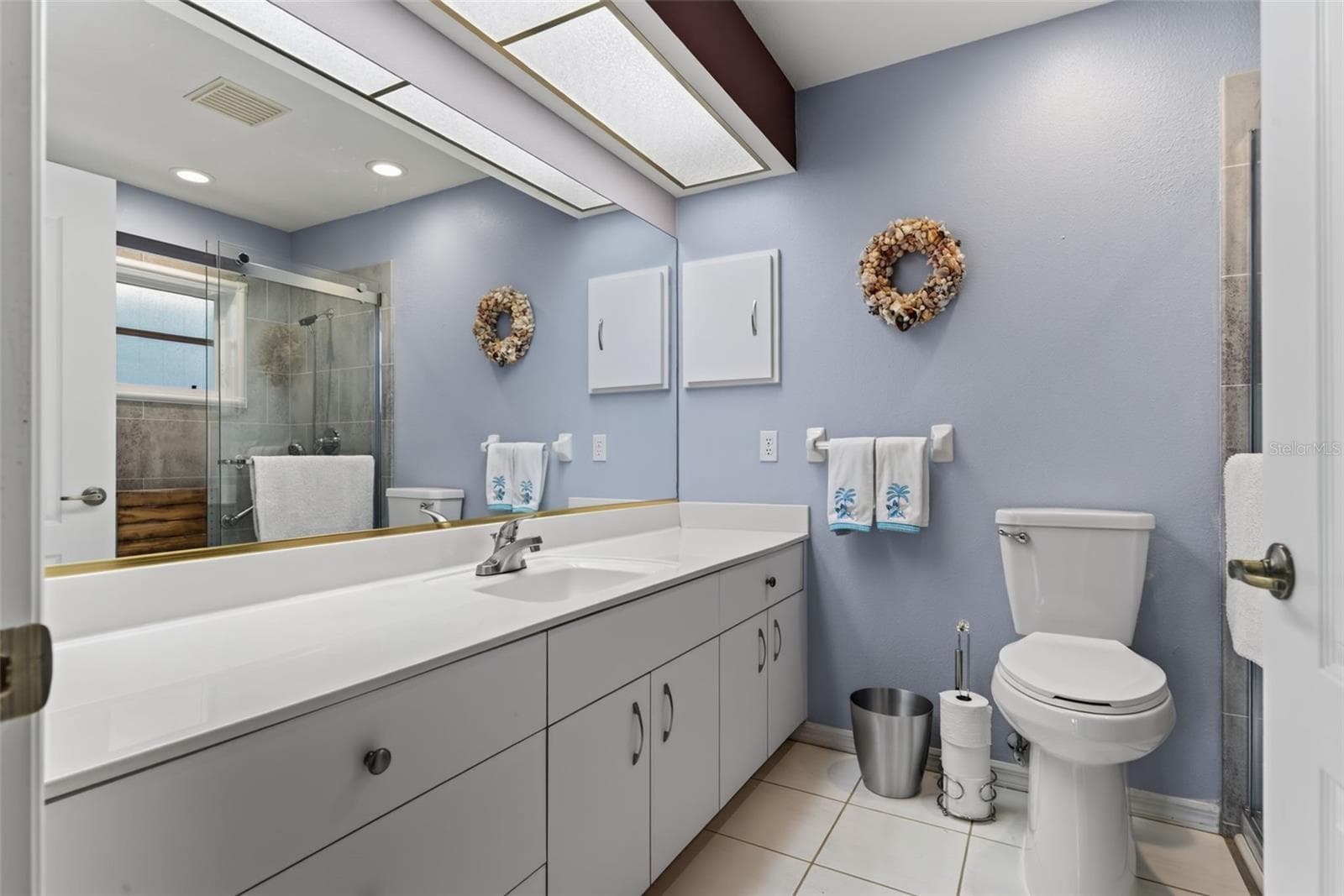 In-law suit bathroom - 150 N OXFORD DR, ENGLEWOOD