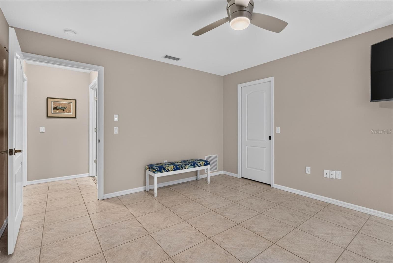 Single Family Residence at 150 N OXFORD DR, ENGLEWOOD, photo 62 of 99