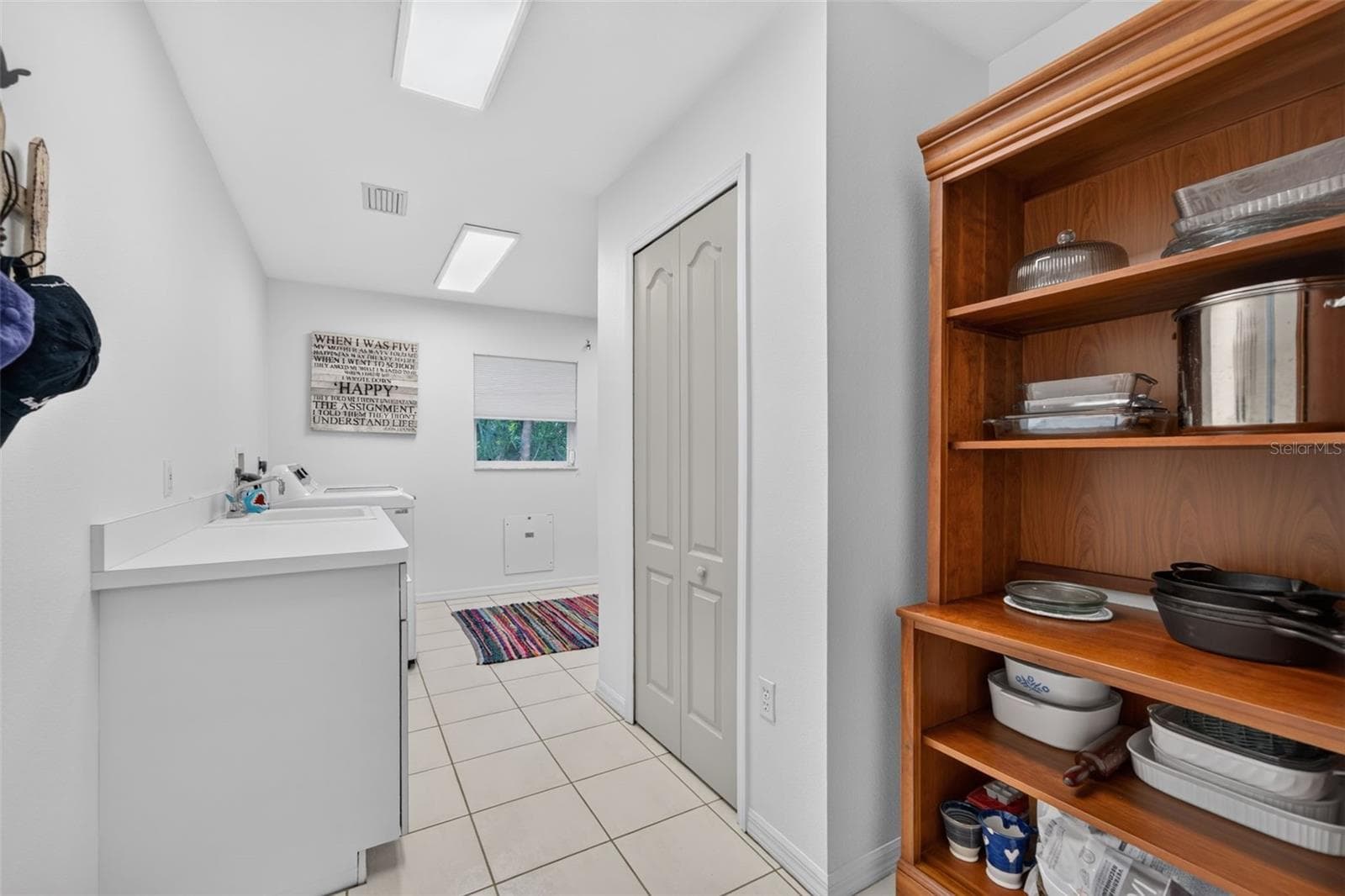 Large panty & laundry room area - 150 N OXFORD DR, ENGLEWOOD