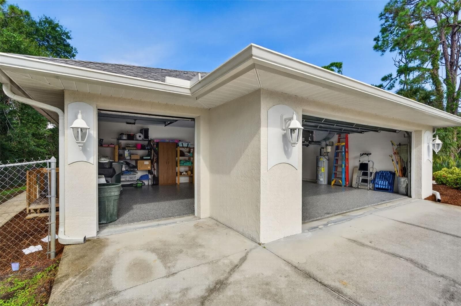 Golf cart garage - 150 N OXFORD DR, ENGLEWOOD