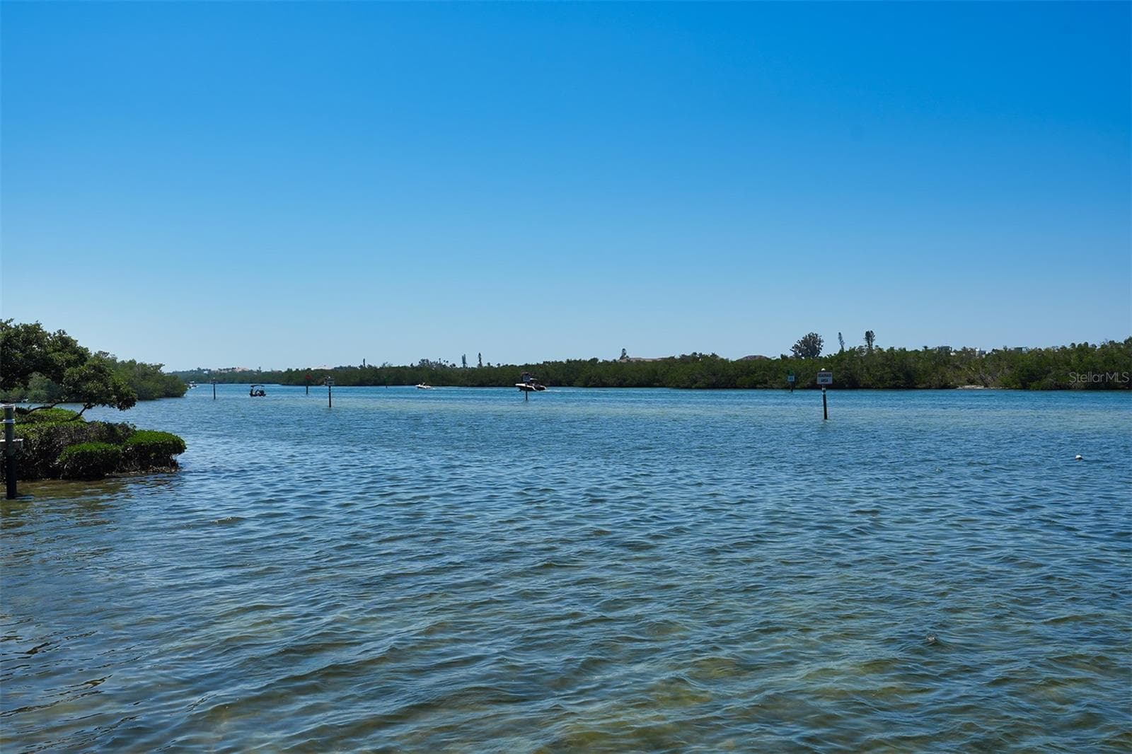 Single Family Residence at 275 LOOKOUT POINT DR, OSPREY, photo 85 of 96