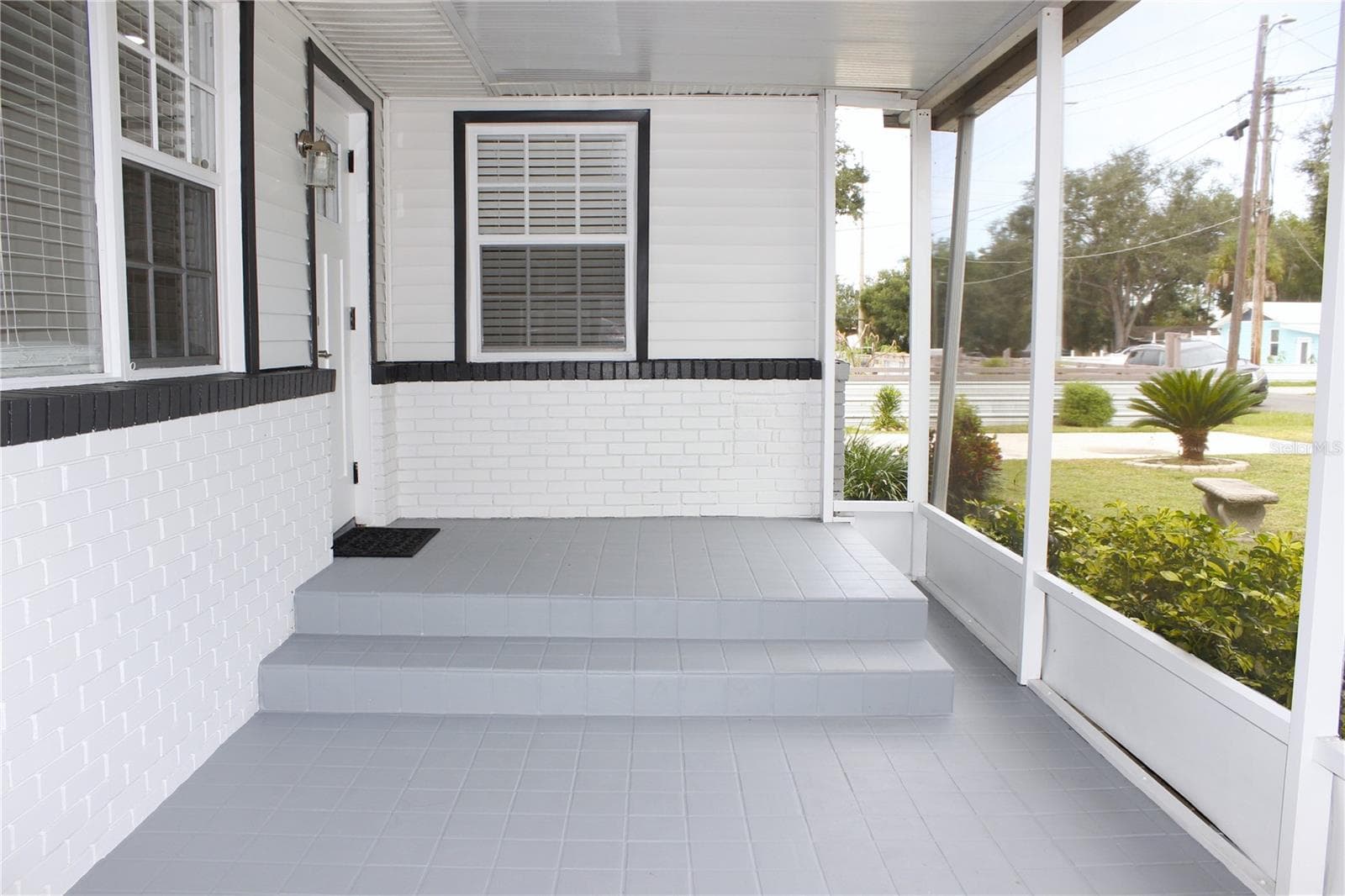 Single Family Residence at 8512 SUNBEAM LN, TAMPA, photo 9 of 54