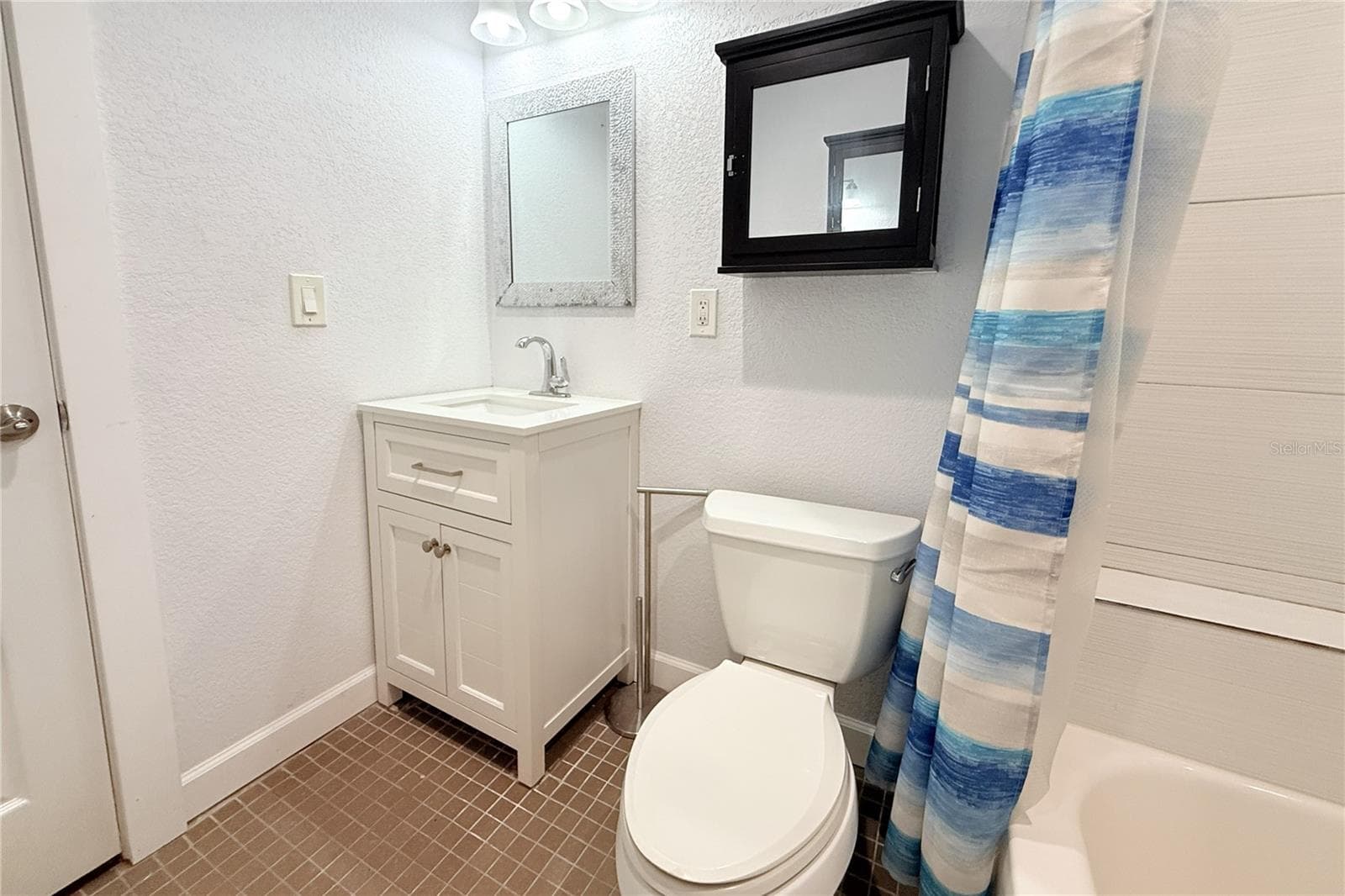 Single Family Residence at 8512 SUNBEAM LN, TAMPA, photo 52 of 54
