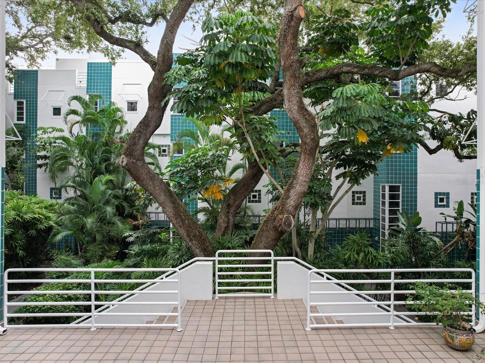 Condominium at 4950 BAYSHORE BLVD #28, TAMPA, photo 35 of 49