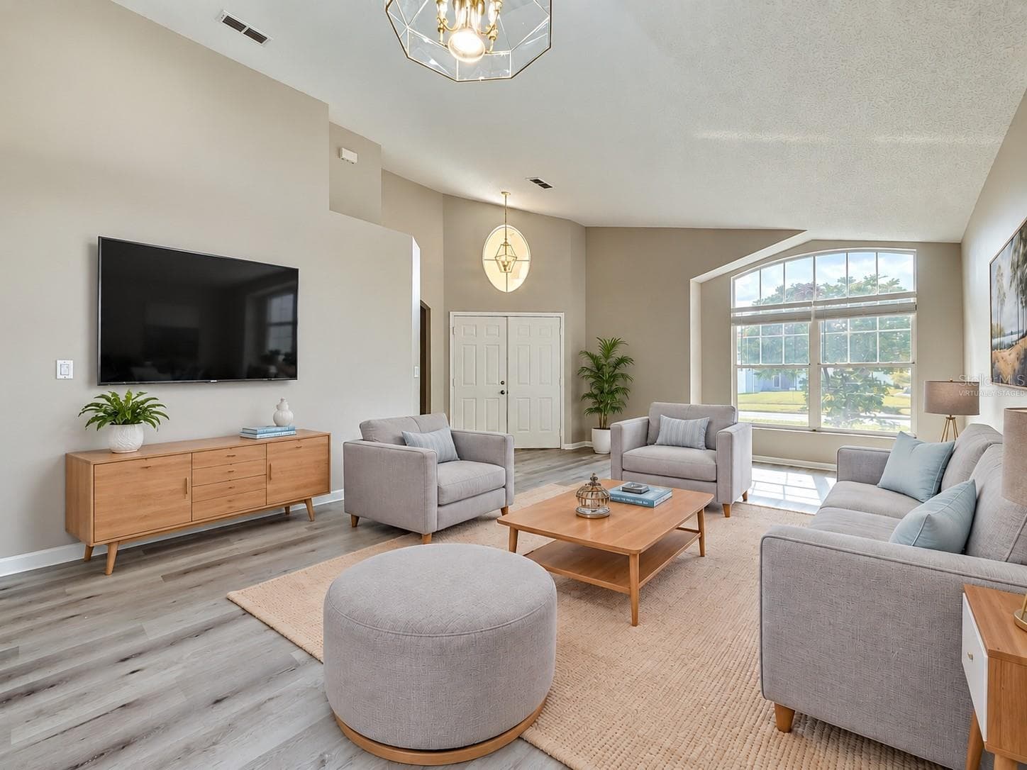Virtually staged living room - 2712 WILSHIRE RD, CLERMONT