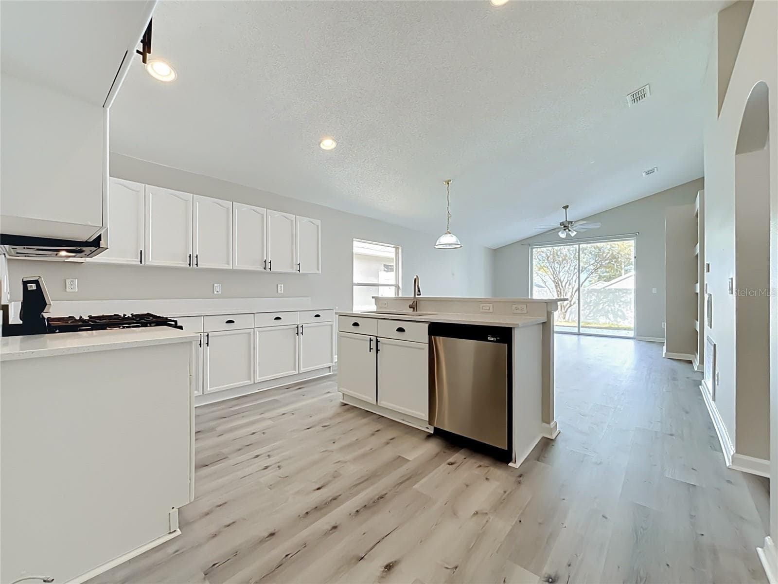 Single Family Residence at 2712 WILSHIRE RD, CLERMONT, photo 5 of 34