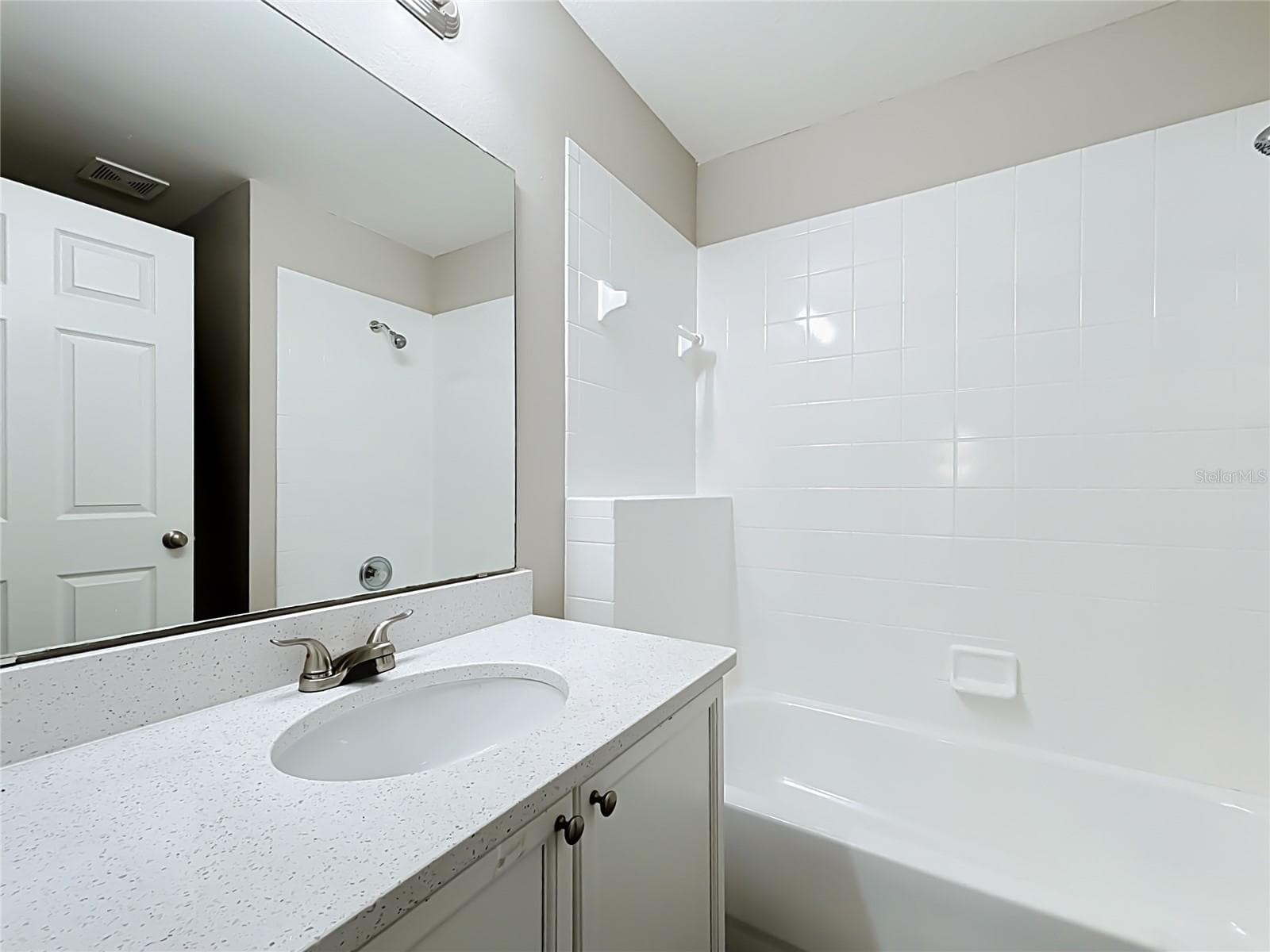 2nd bathroom - 2712 WILSHIRE RD, CLERMONT