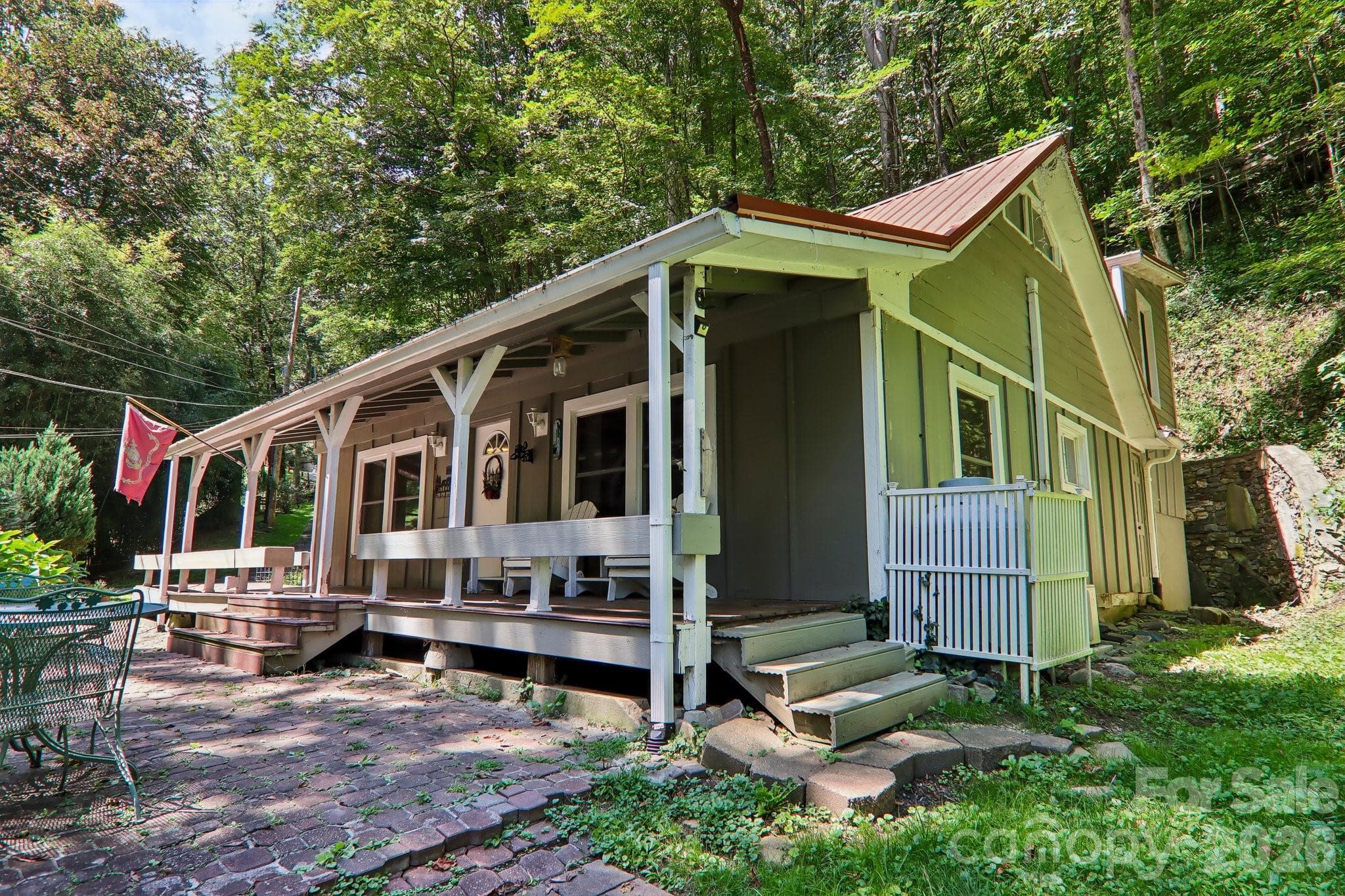 Single Family Residence at 16 Wits End Way, Waynesville, photo 2 of 35