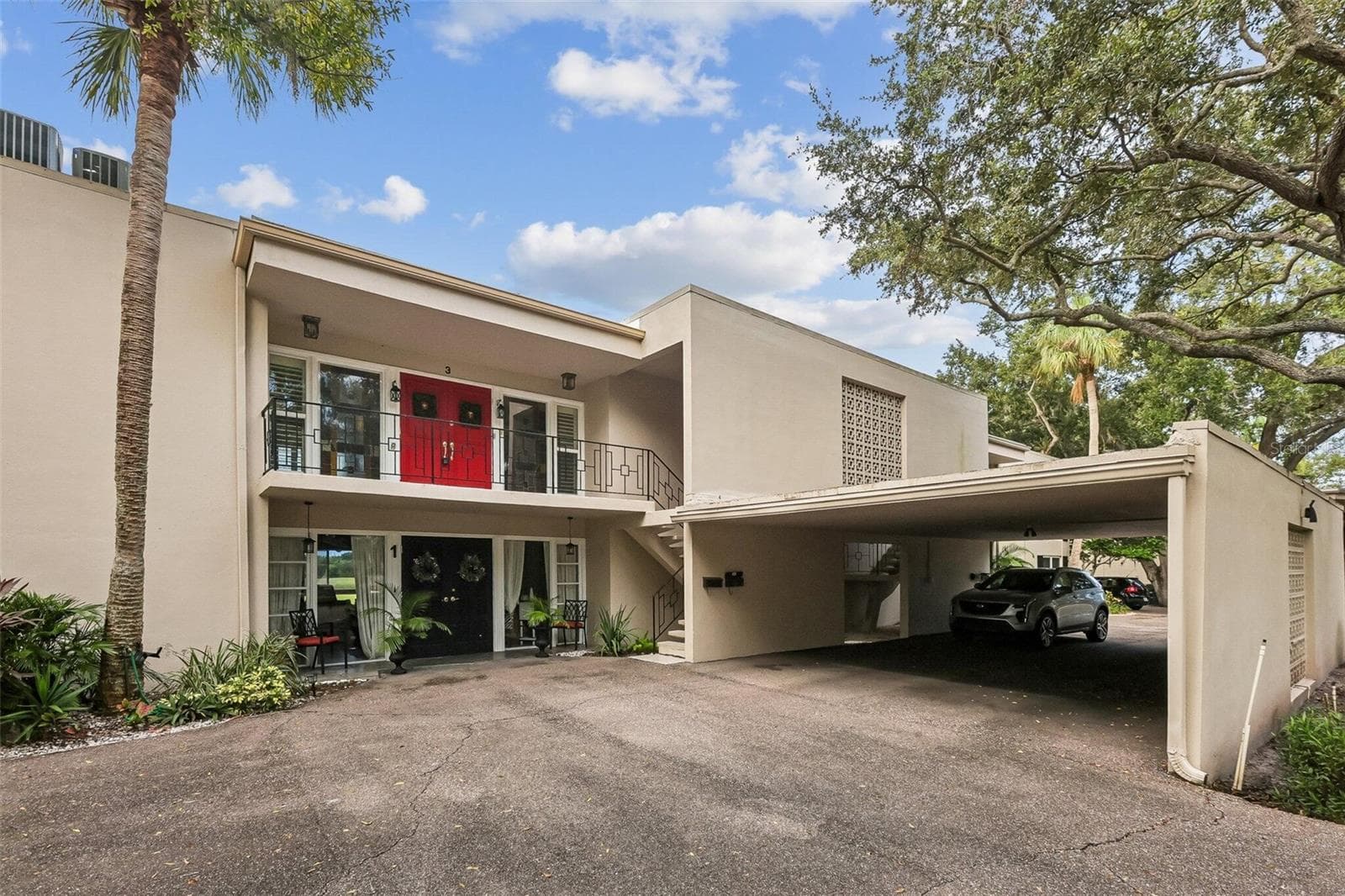 3 COUNTRY CLUB DR #3