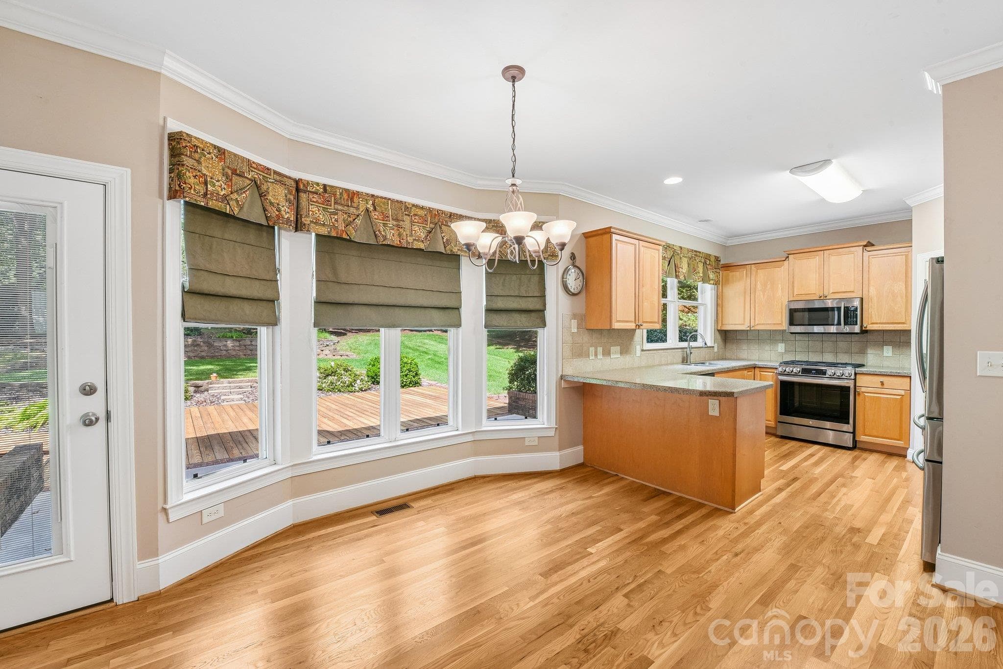 Kitchen - 3573 Lake Shore Road S, Denver