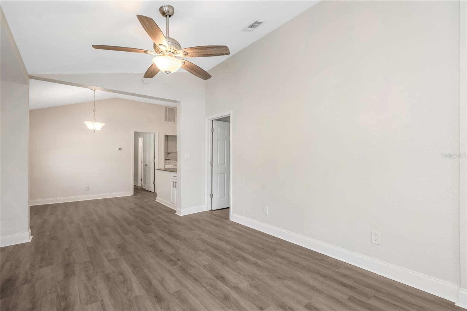 Single Family Residence at 1703 E NEW ORLEANS AVE, TAMPA, photo 6 of 37