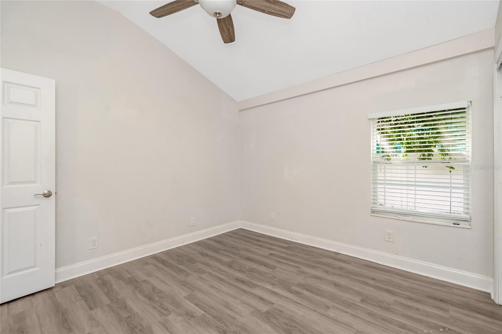 Single Family Residence at 1703 E NEW ORLEANS AVE, TAMPA, photo 22 of 37