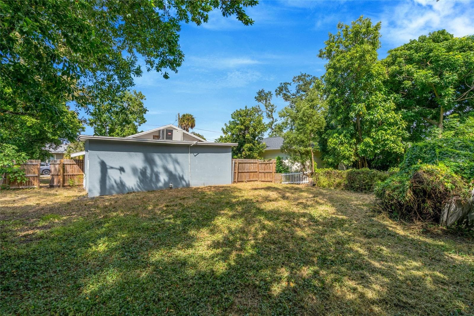 Single Family Residence at 1703 E NEW ORLEANS AVE, TAMPA, photo 29 of 37