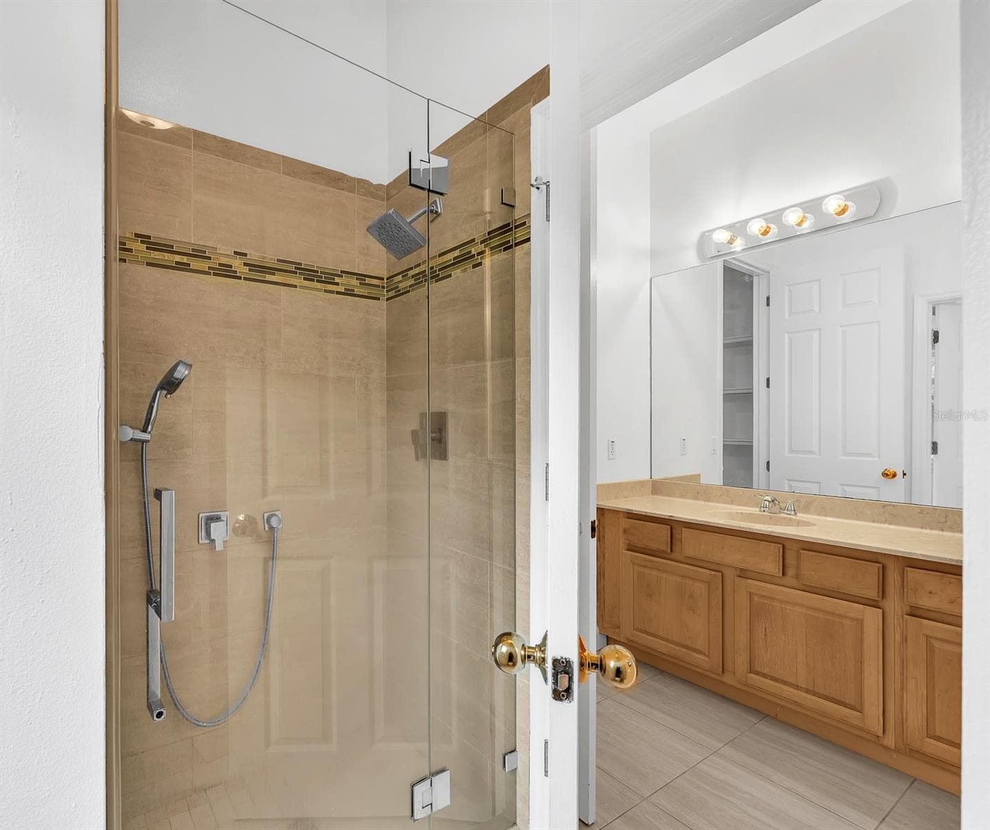 jack n jill bath - 6034 HAMMOCK HILL AVE, LITHIA