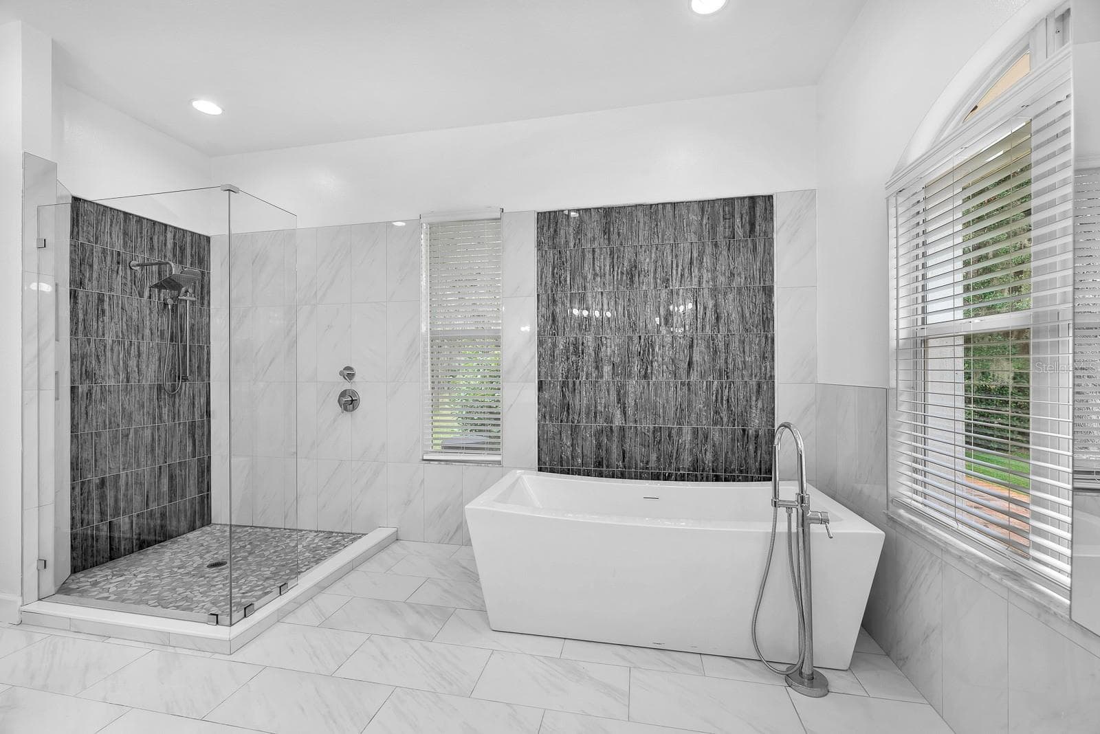 Primary luxury bath - 6034 HAMMOCK HILL AVE, LITHIA