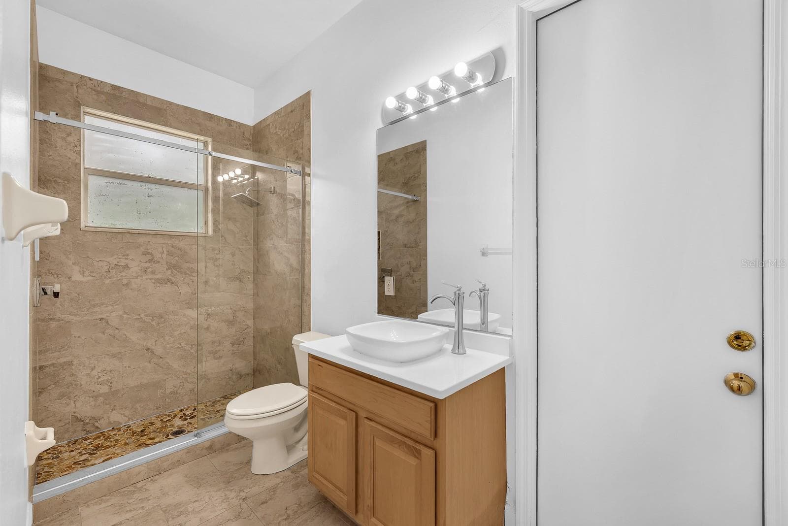 Bd 3 ensuite/pool bath - 6034 HAMMOCK HILL AVE, LITHIA