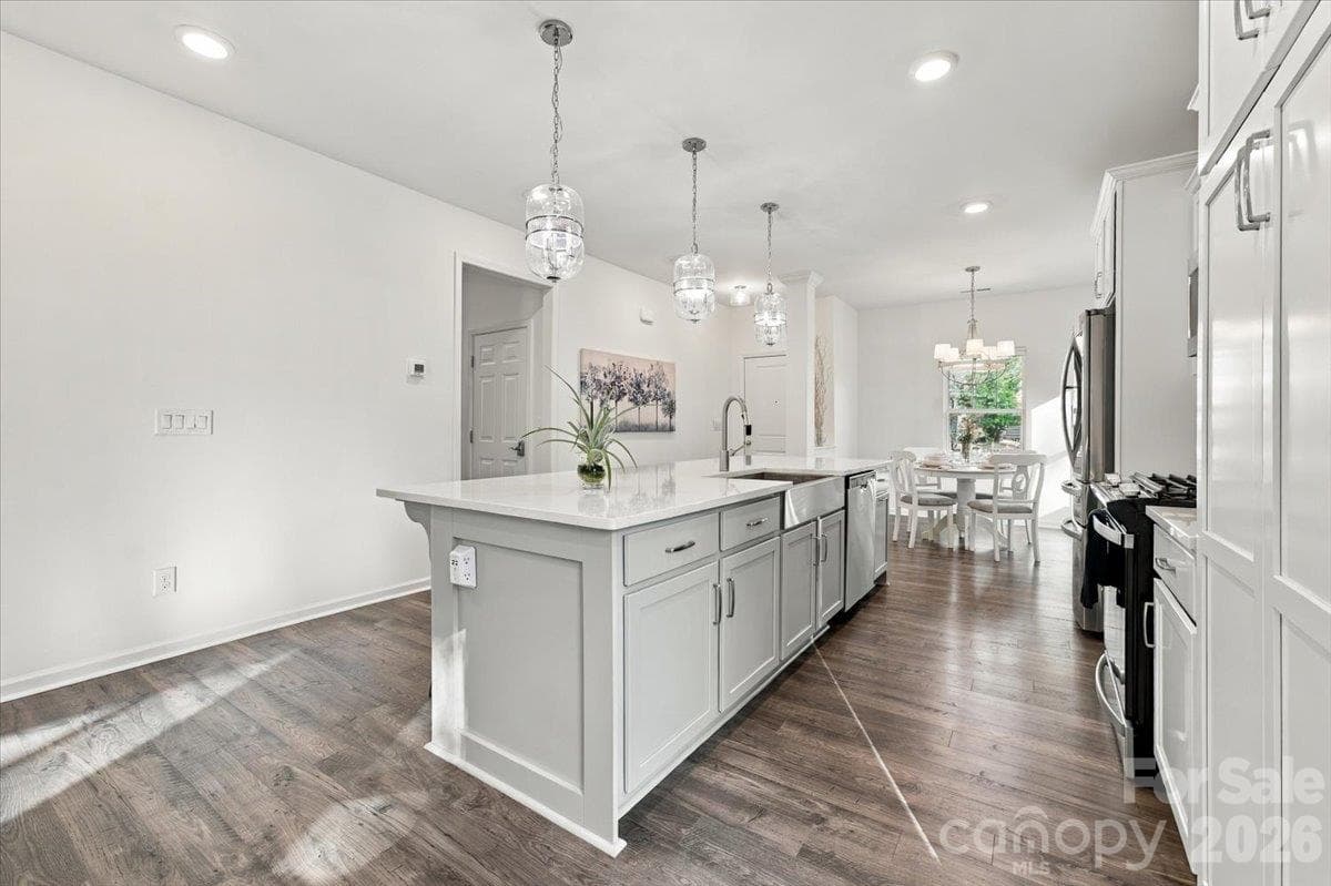 Single Family Residence at 24550 Blue Heron Circle, Lancaster, photo 11 of 48