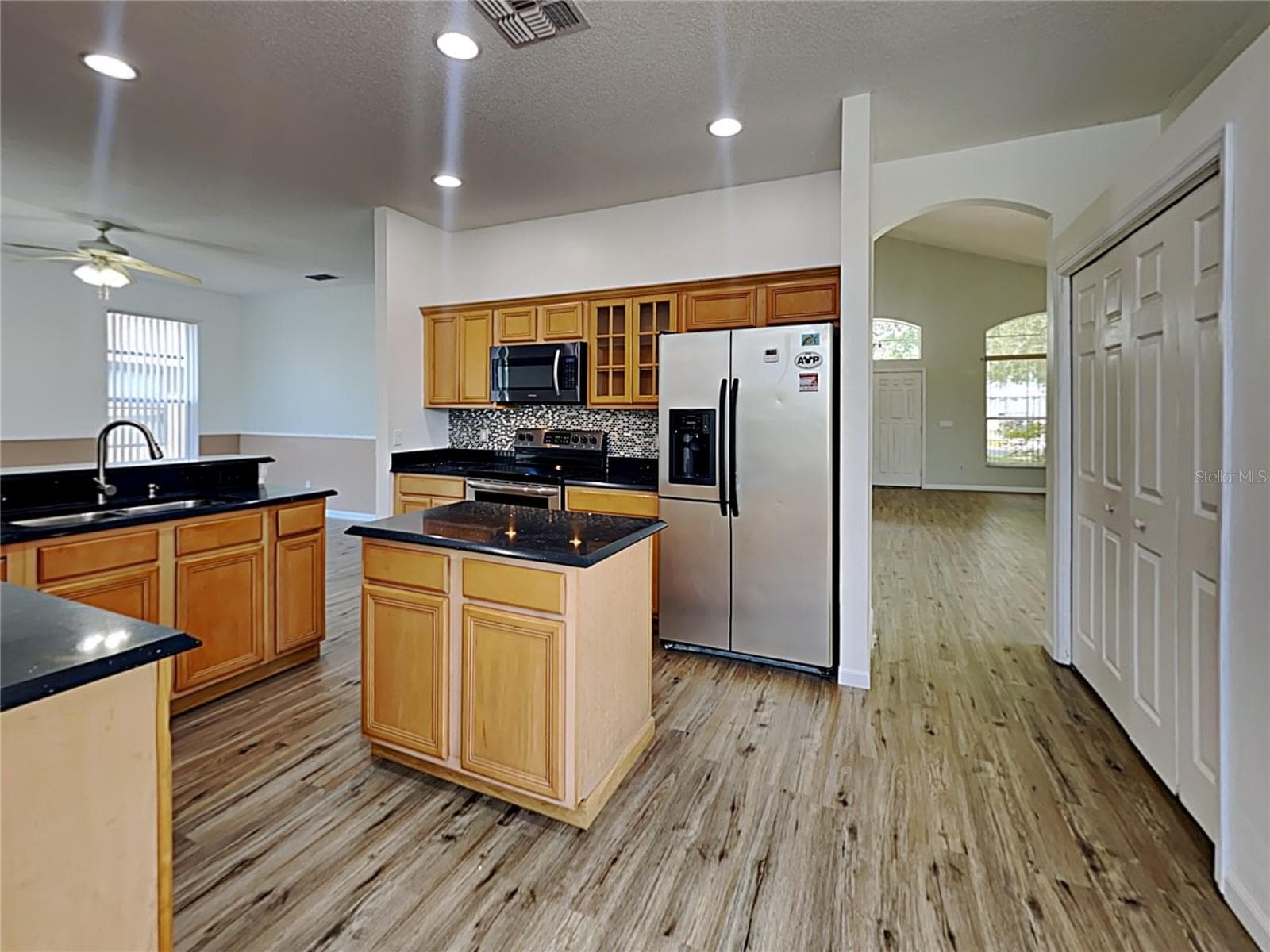 Single Family Residence at 728 HARDWOOD CIR, ORLANDO, photo 6 of 22