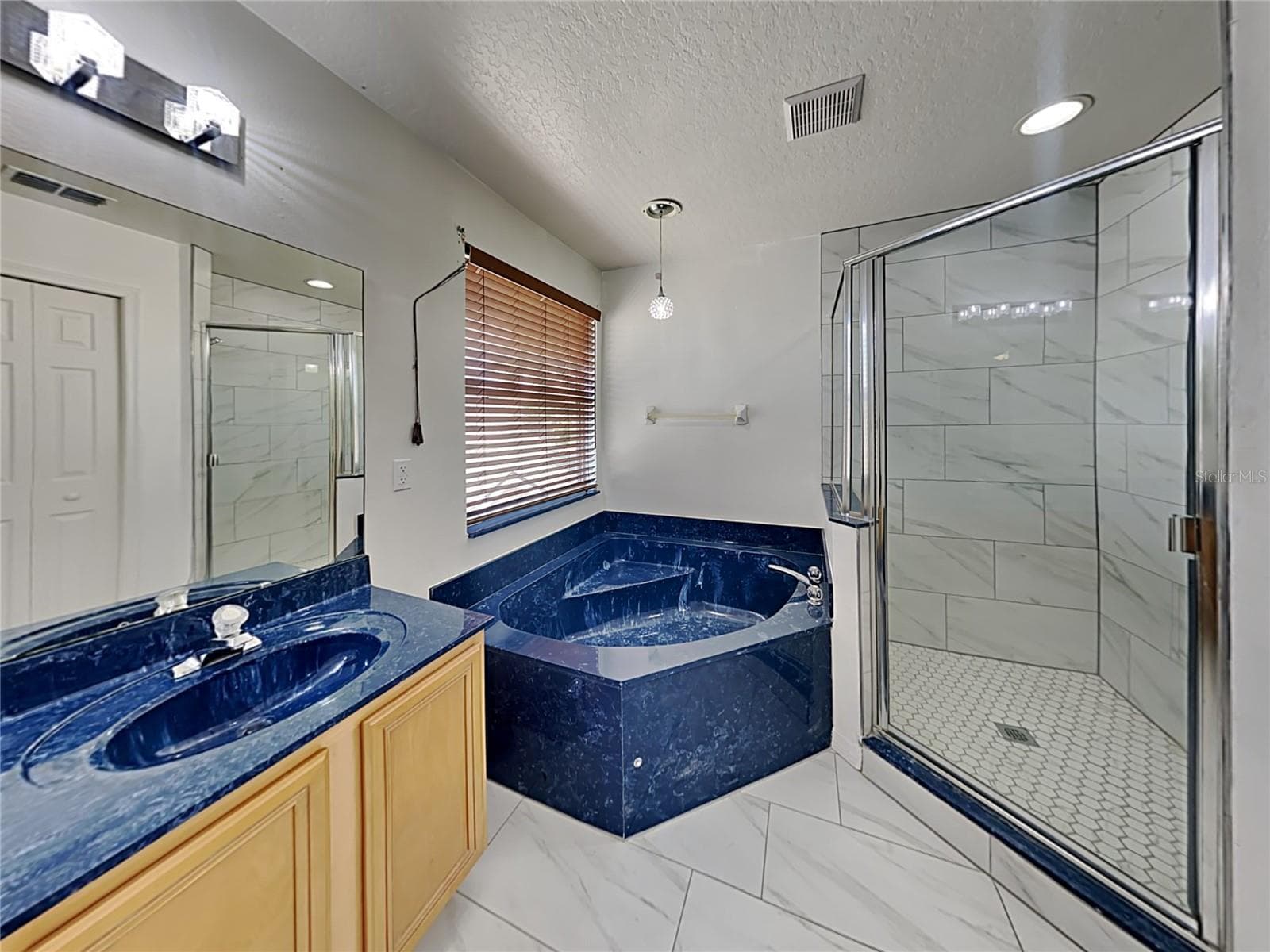 Single Family Residence at 728 HARDWOOD CIR, ORLANDO, photo 12 of 22