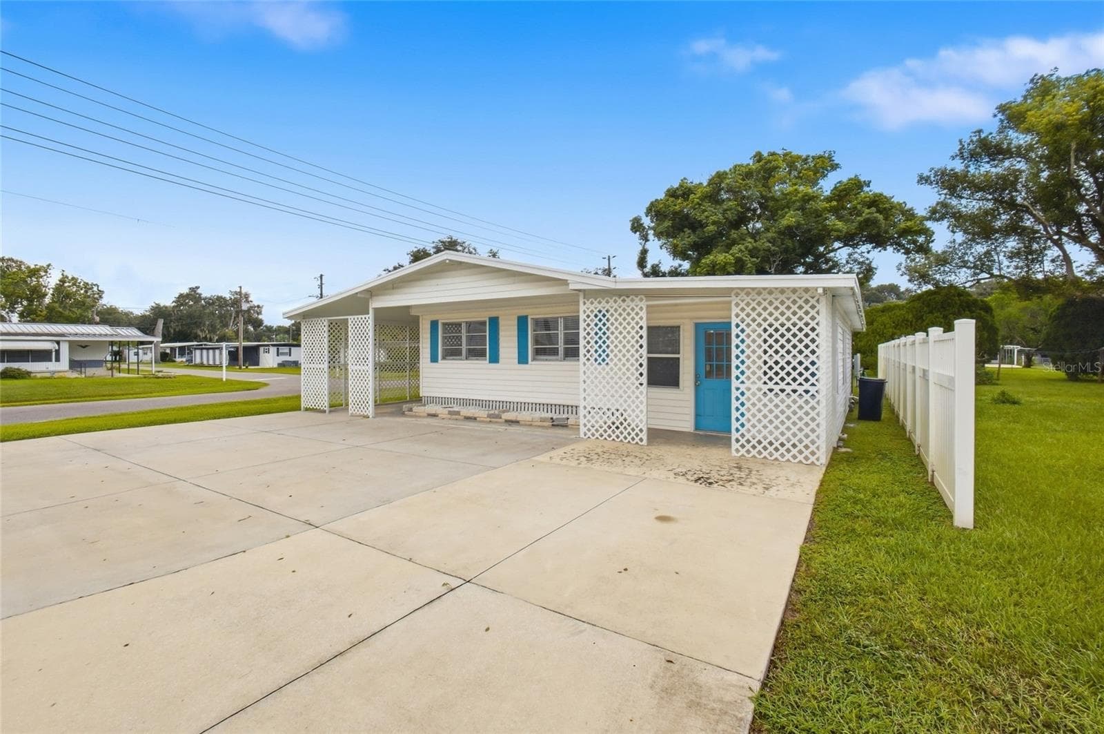 Mobile Home at 4722 AUTUMN PALM DR, ZEPHYRHILLS, photo 3 of 29
