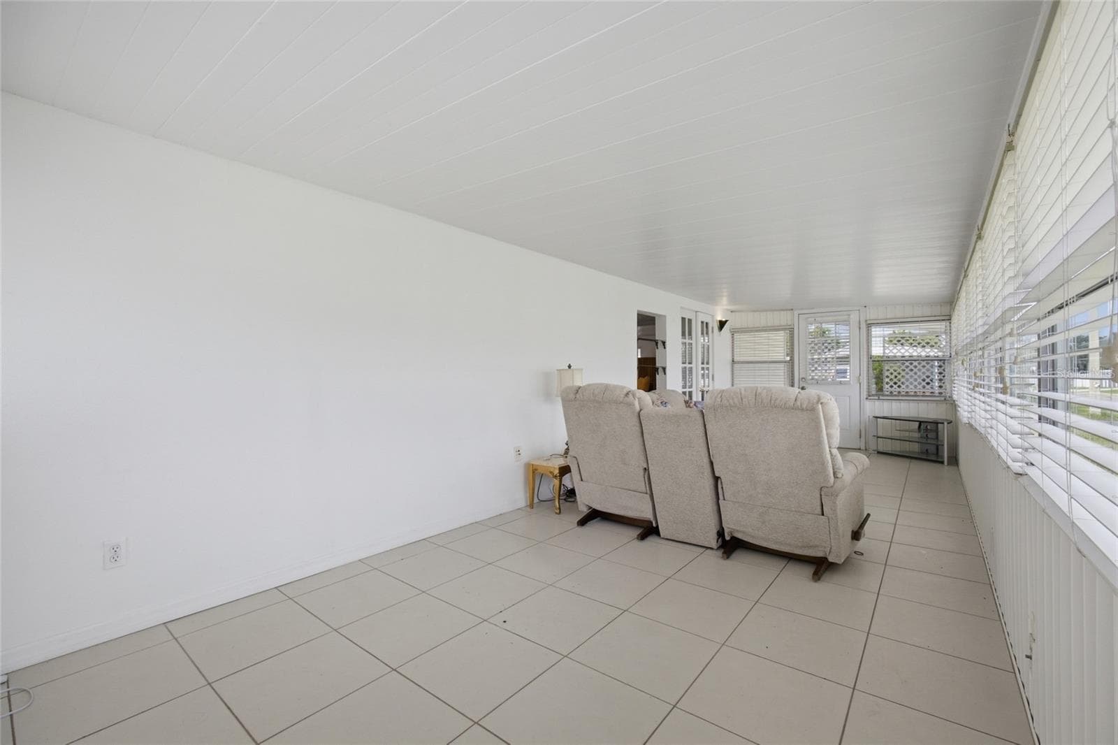 Mobile Home at 4722 AUTUMN PALM DR, ZEPHYRHILLS, photo 7 of 29