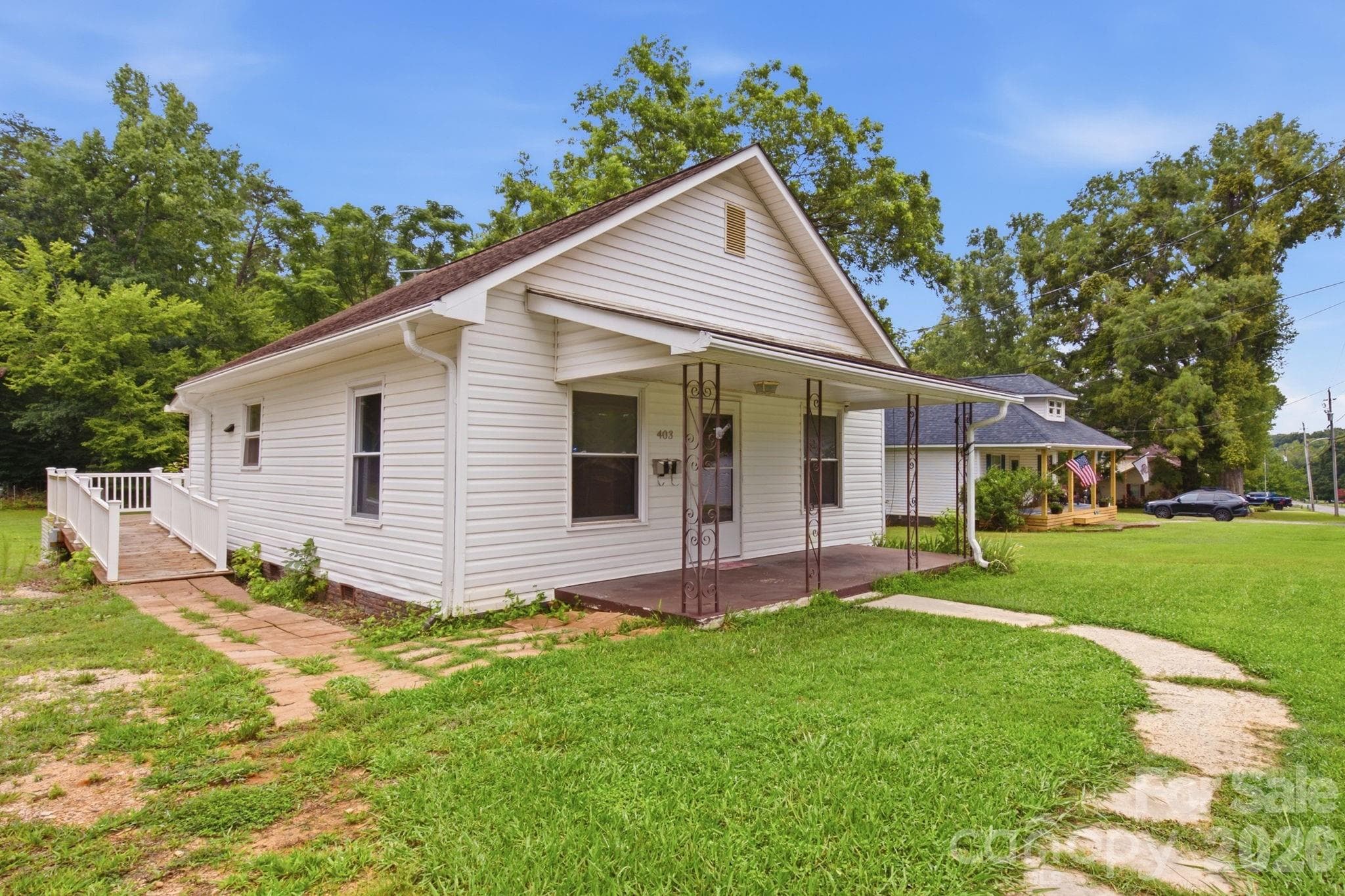 Single Family Residence at 403 Faulkner Street, Clover, photo 3 of 35