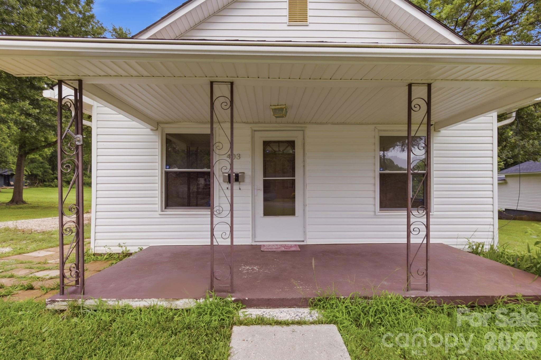 Single Family Residence at 403 Faulkner Street, Clover, photo 5 of 35