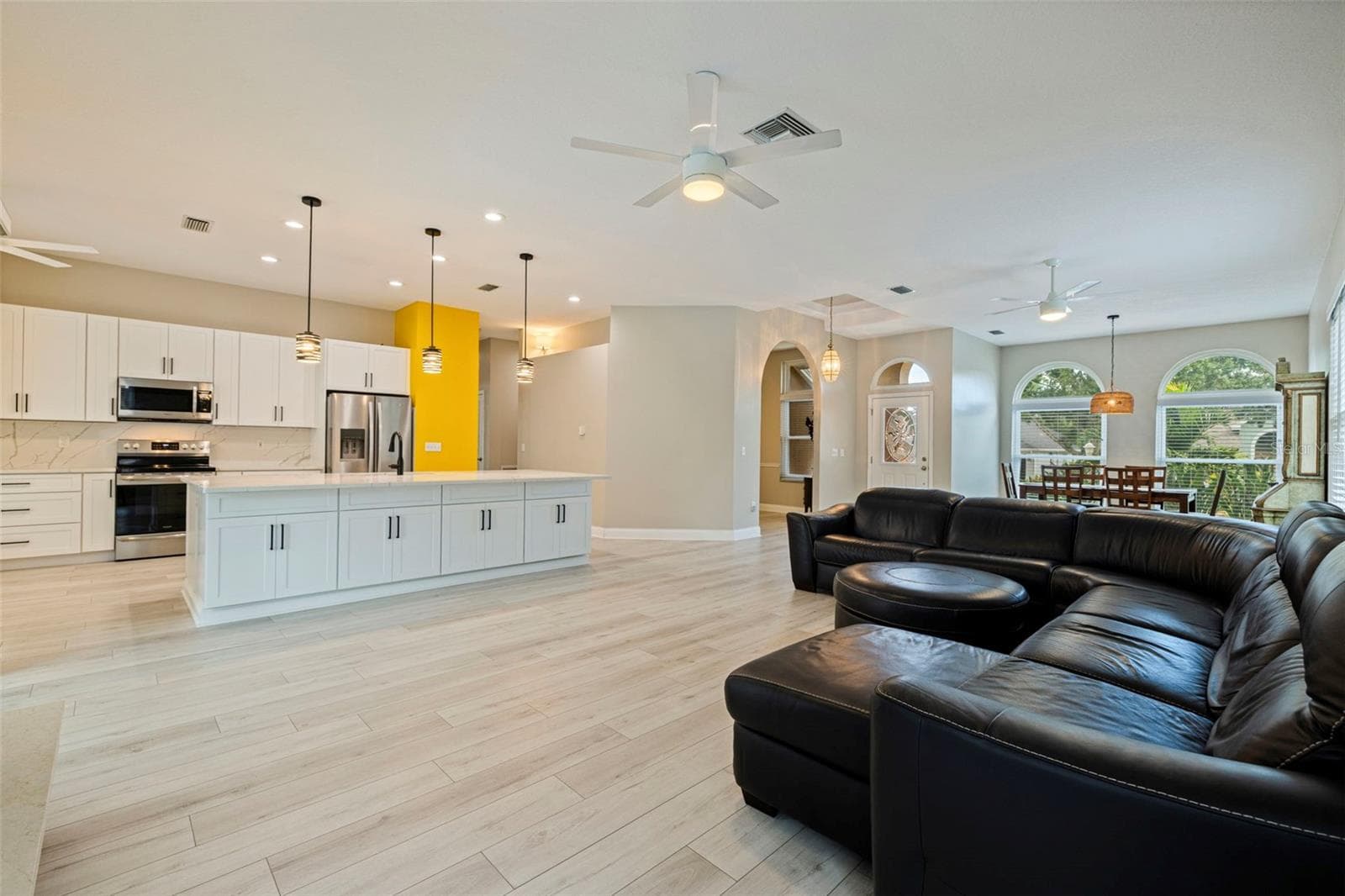 Single Family Residence at 903 WHIPPOORWILL DR, PALM HARBOR, photo 8 of 36