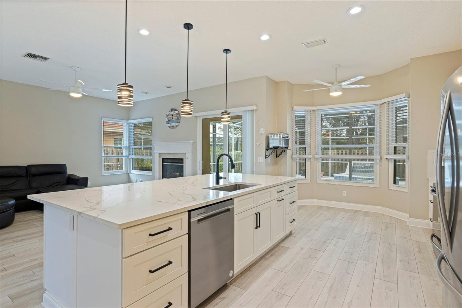Single Family Residence at 903 WHIPPOORWILL DR, PALM HARBOR, photo 13 of 36