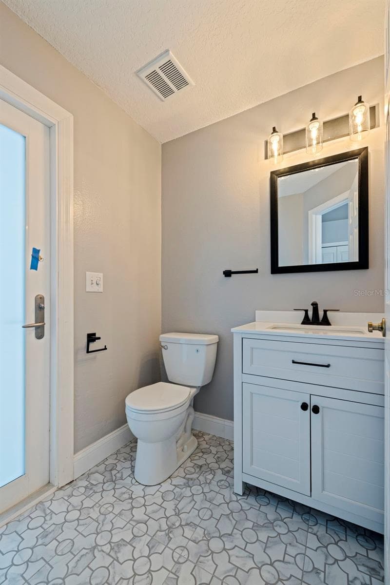 Single Family Residence at 903 WHIPPOORWILL DR, PALM HARBOR, photo 27 of 36
