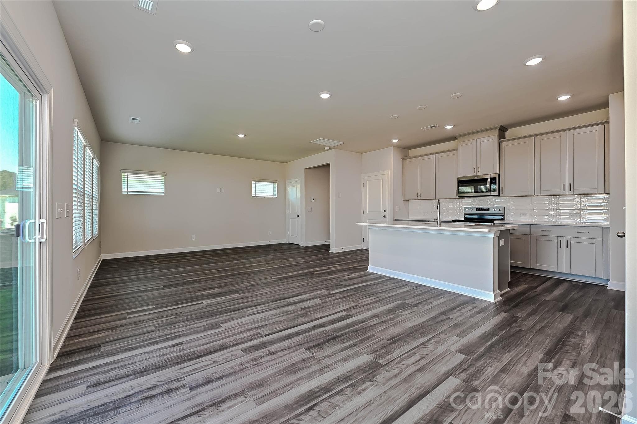 Single Family Residence at 1433 Wildflower Street, Newton, photo 7 of 17