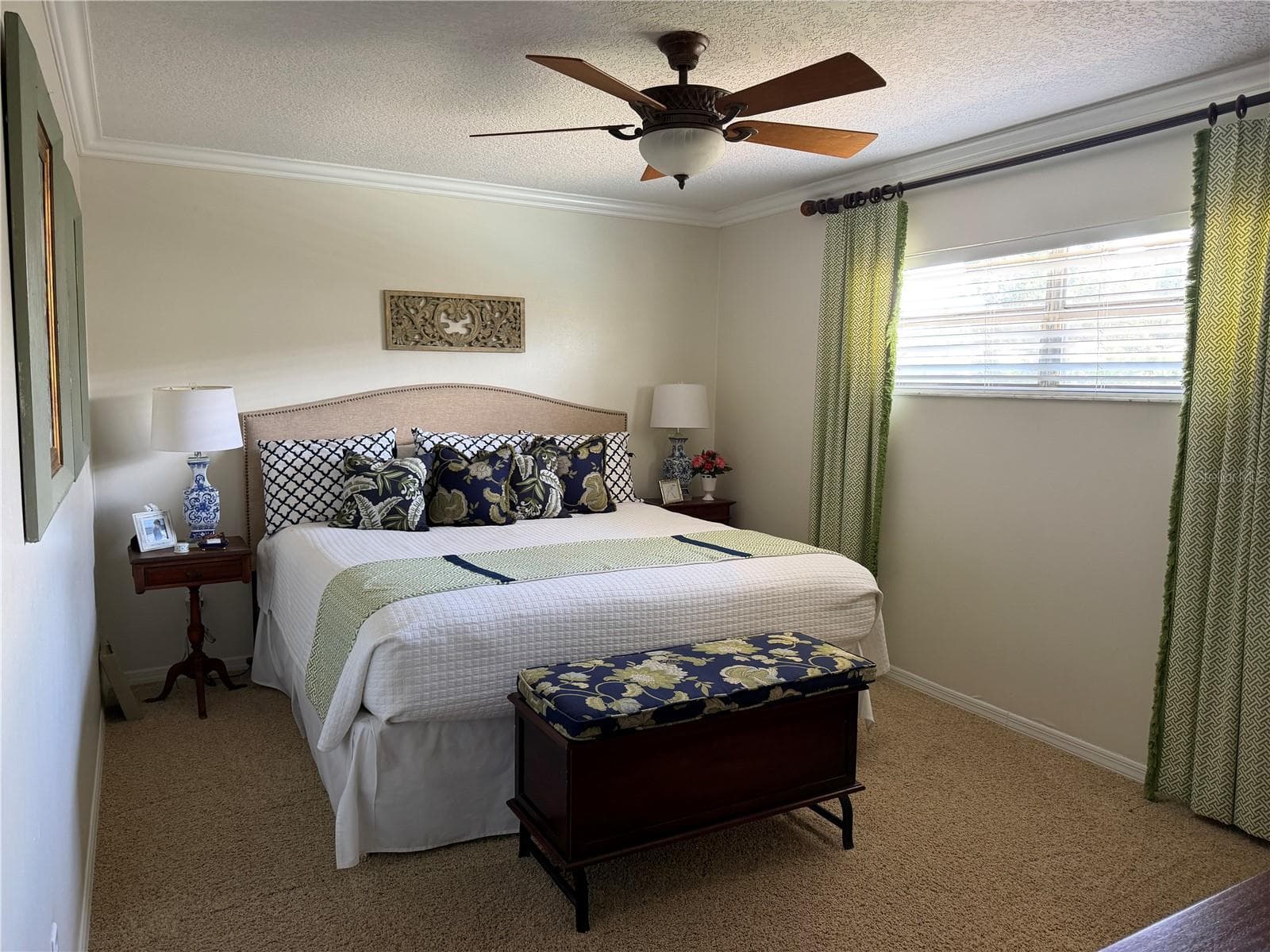 Bedroom 4 with ensuite and access to screened porch and pool - 1114 WALD RD, ORLANDO