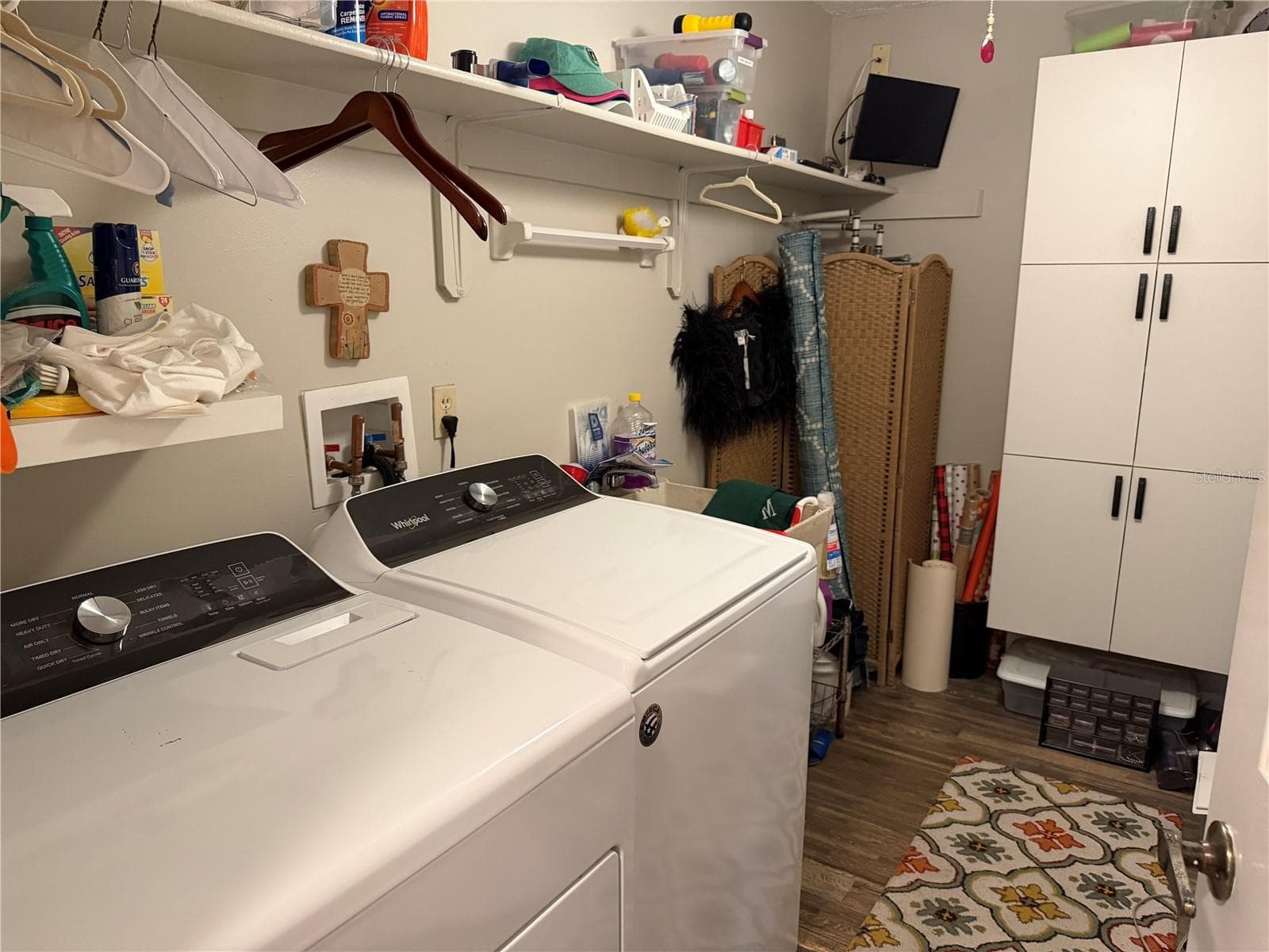 Inside launfry room with utility sink - 1114 WALD RD, ORLANDO