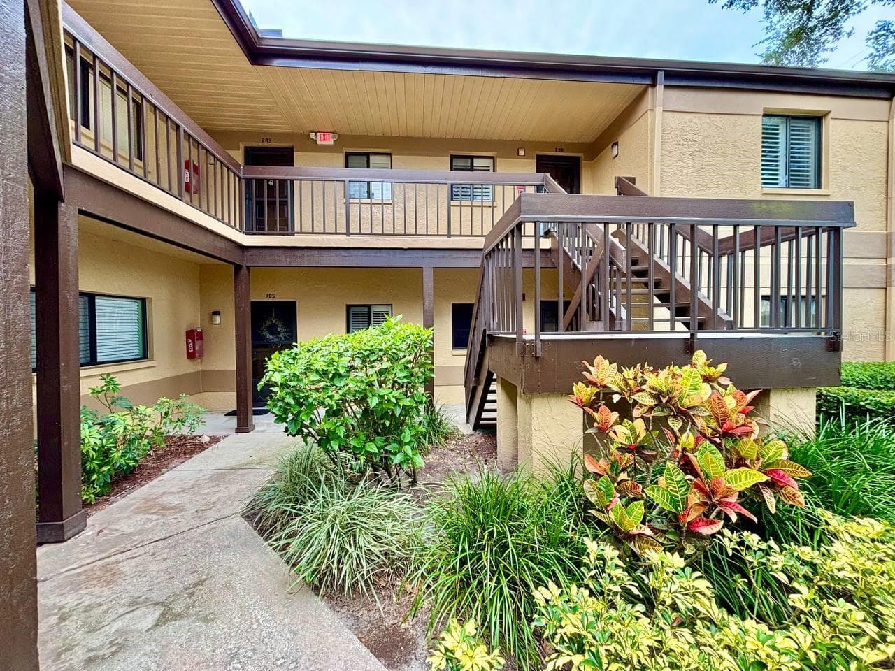 2661 SABAL SPRINGS CIR #205