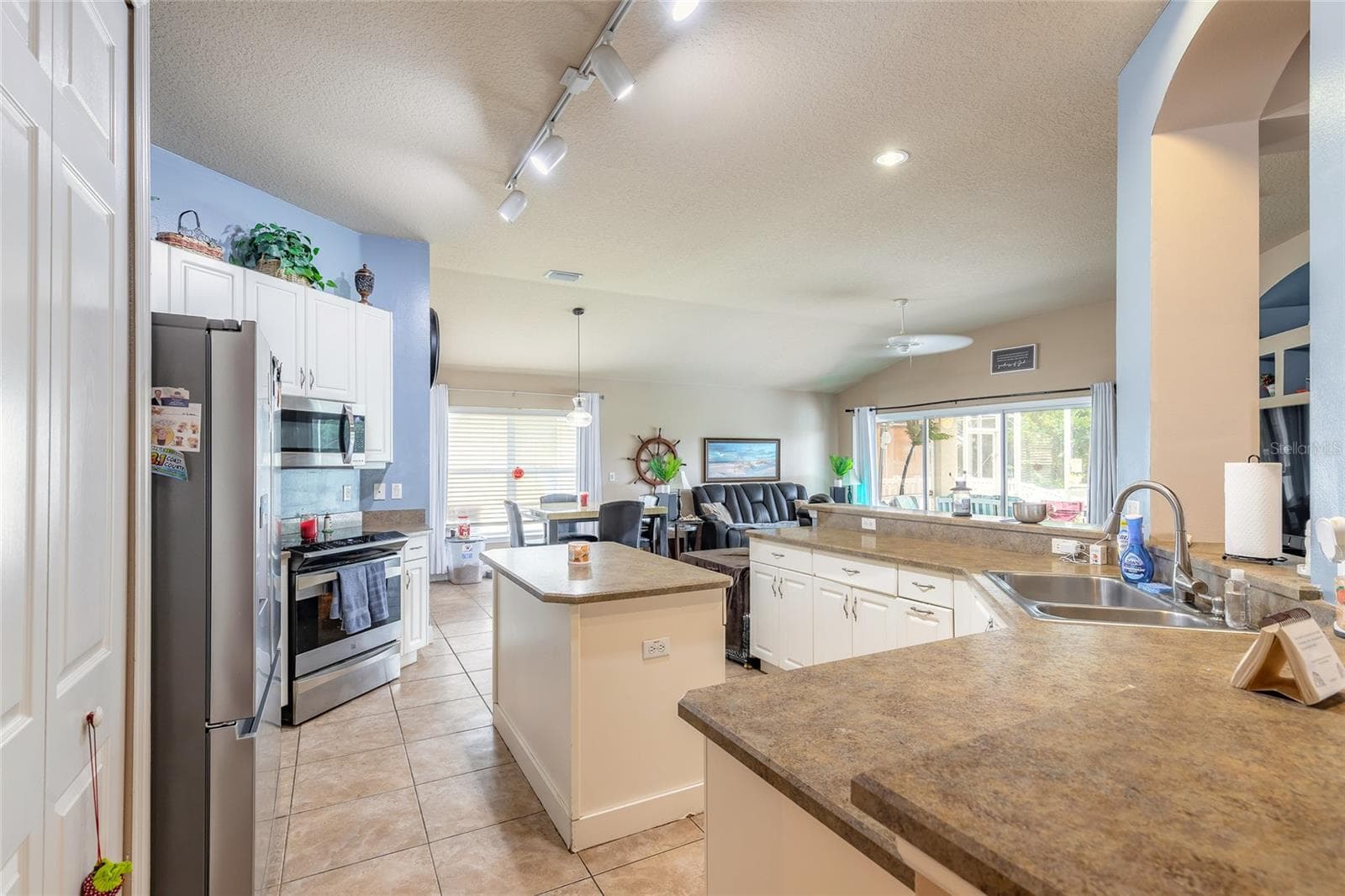 Single Family Residence at 6908 VINTAGE LN, PORT ORANGE, photo 18 of 41