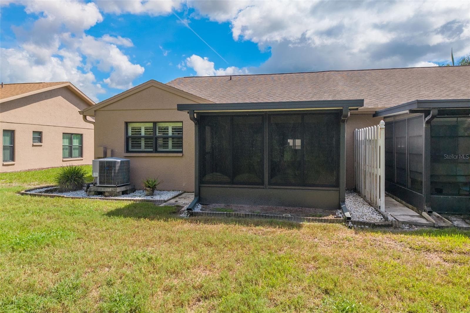Enclosed Patio & Backyard - 3185 CHARTER CLUB DR #B, TARPON SPRINGS