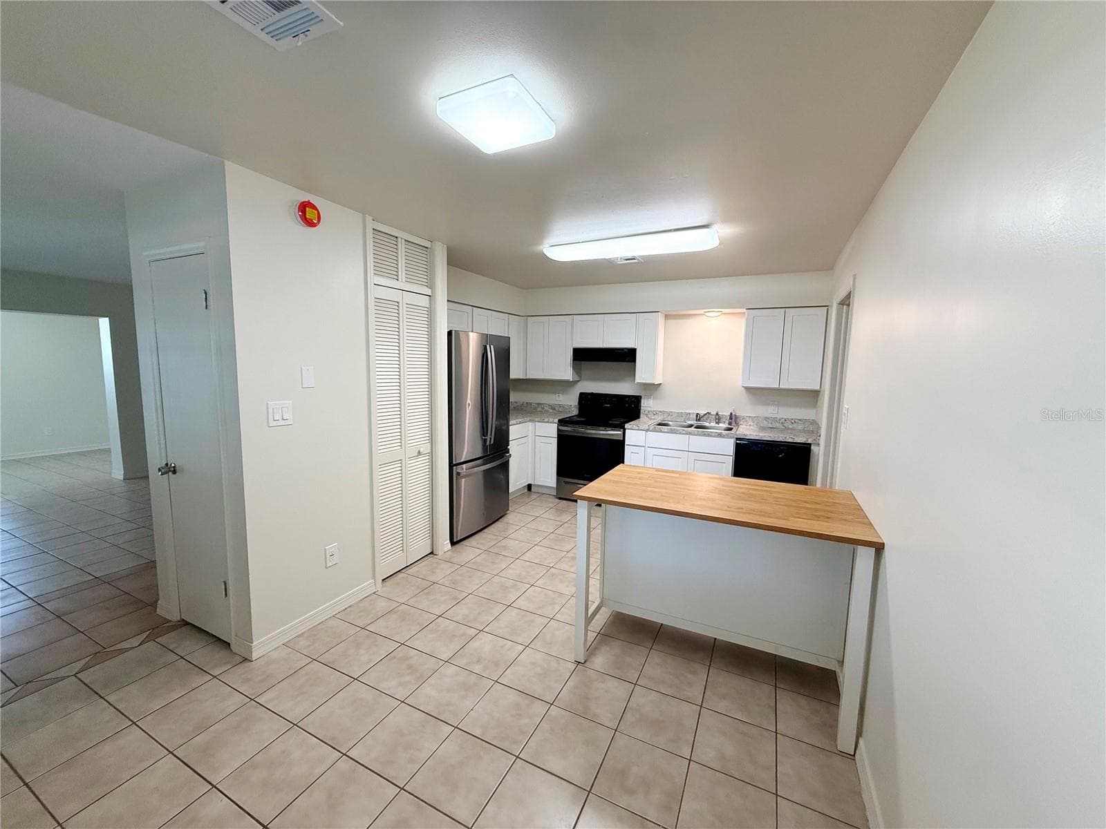 Single Family Residence at 101 S FLAMINGO AVE, WINTER SPRINGS, photo 7 of 22