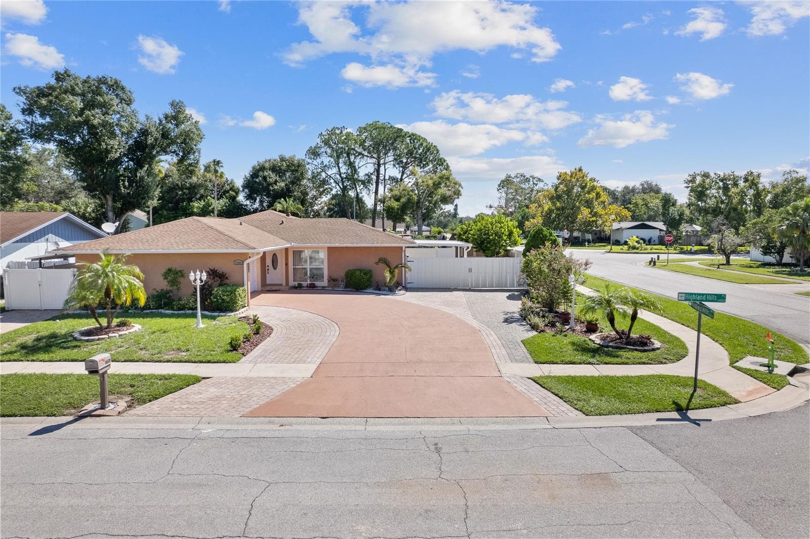 14501 HIGHLAND HILLS PL