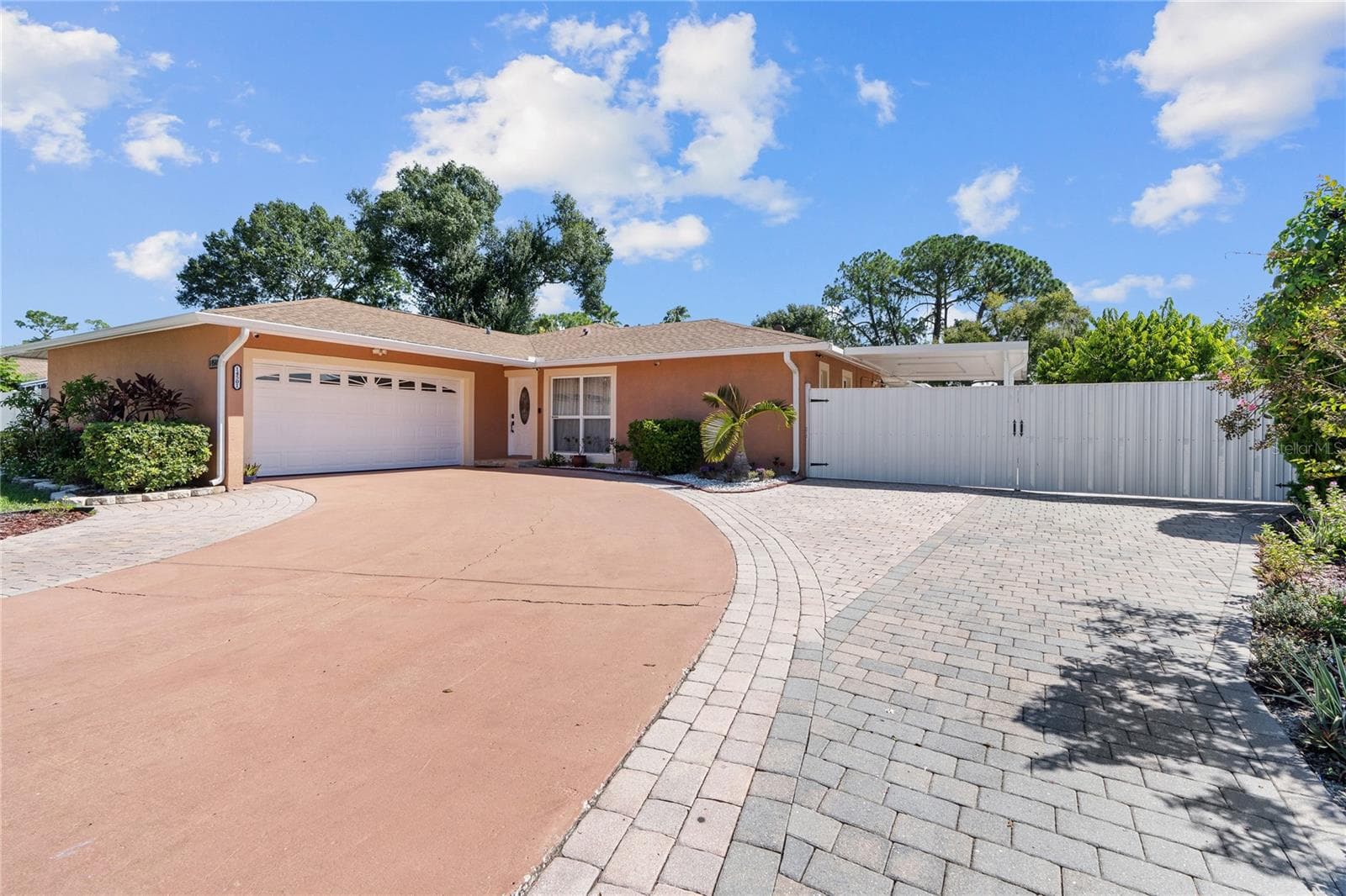 Corner lot view - 14501 HIGHLAND HILLS PL, TAMPA