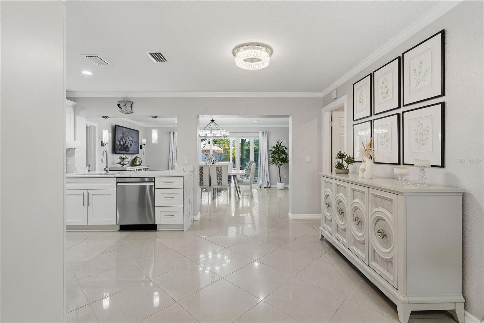 Single Family Residence at 14501 HIGHLAND HILLS PL, TAMPA, photo 8 of 55