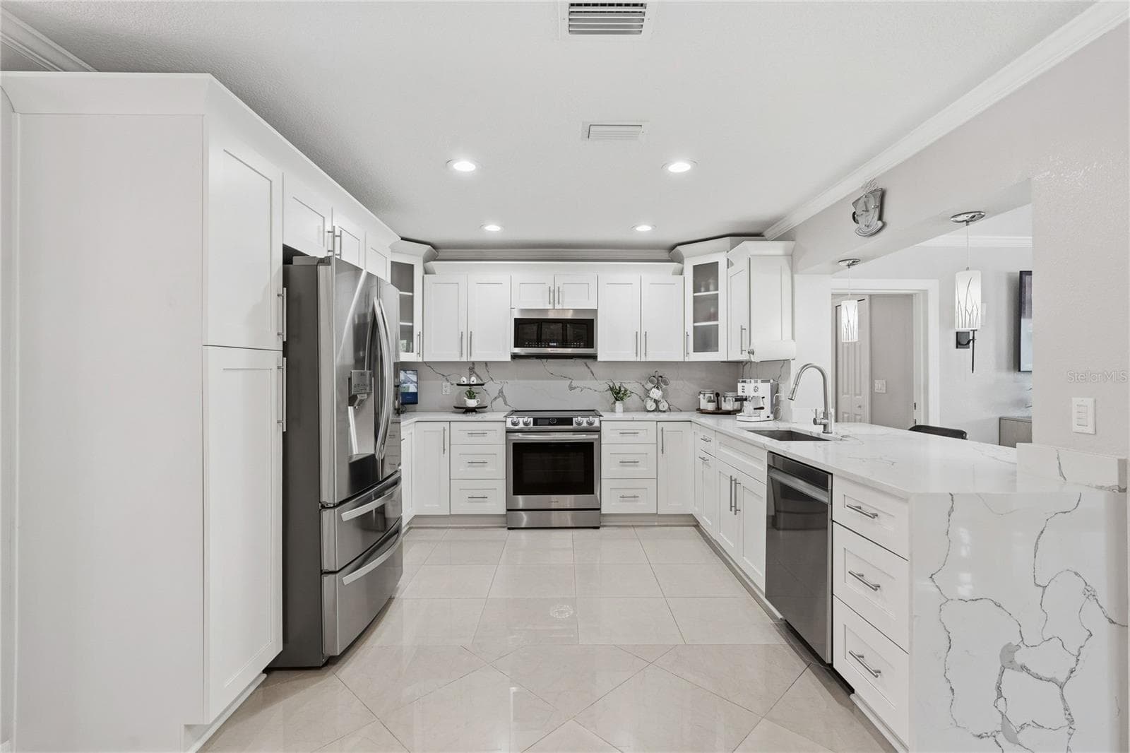 Single Family Residence at 14501 HIGHLAND HILLS PL, TAMPA, photo 10 of 55