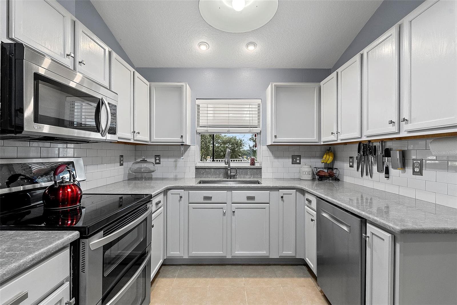 Single Family Residence at 10828 CRESCENT RIDGE LOOP, CLERMONT, photo 9 of 29
